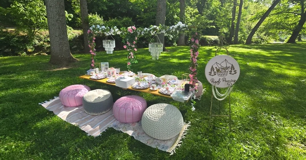 Marshall University&rsquo;s First2 Netowrk (@mu_first2); STEM Alliance celebrated the end of the semester picnic style in beautiful Ritter Park last evening. 💚🤘 🧺 

#pearlpicnicswv #marshalluniversityclubs #picnicseason #celebrateoutside #gardente