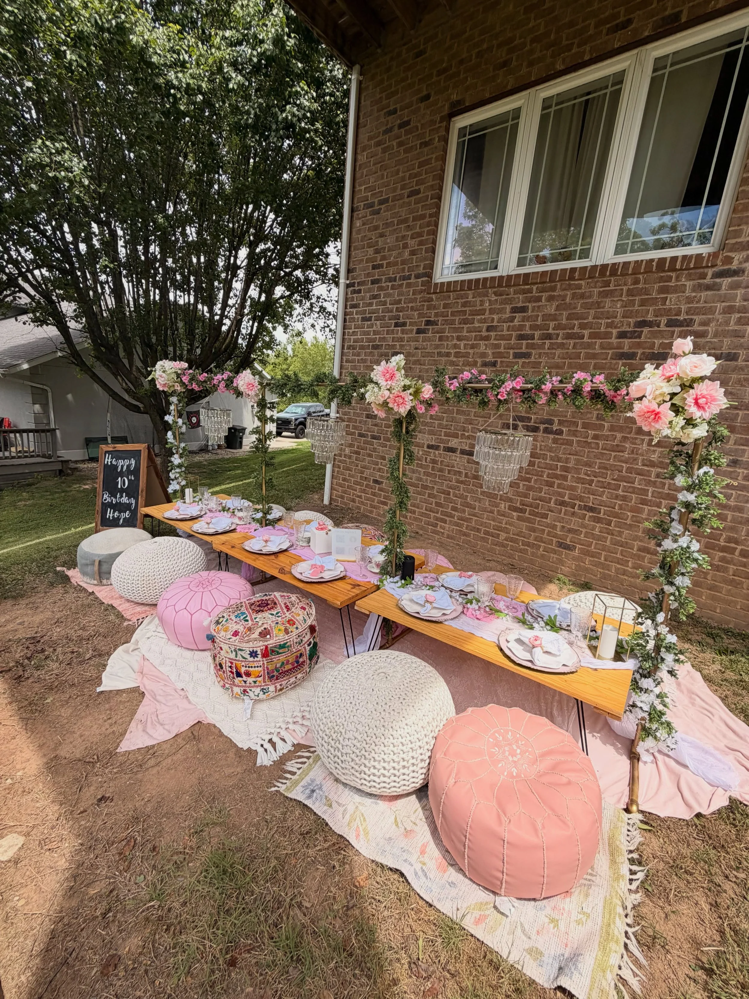 🌸🫖A sweet celebration for the sweetest girl🫖🌸

Cheers to double digits and a day she&rsquo;ll never forget ✨ 
Happy birthday Hope! 💖

#Turning10 #GardenTeaParty #PopPicnicParty #TeaPartyVibes #pearlpicnicswv DoubleDigits luxurypicnics