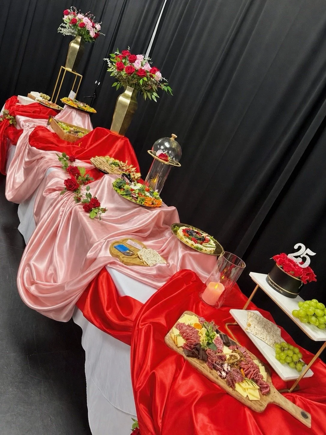 When Pearl Picnics and @boujeeboardsbyroz work together, magic happens. ✨ 💖

Had the pleasure of table designing for @boujeeboardsbyroz, which along with the beautiful charcuterie boards made for such a flattering display

✨ Now Offering Event Styli