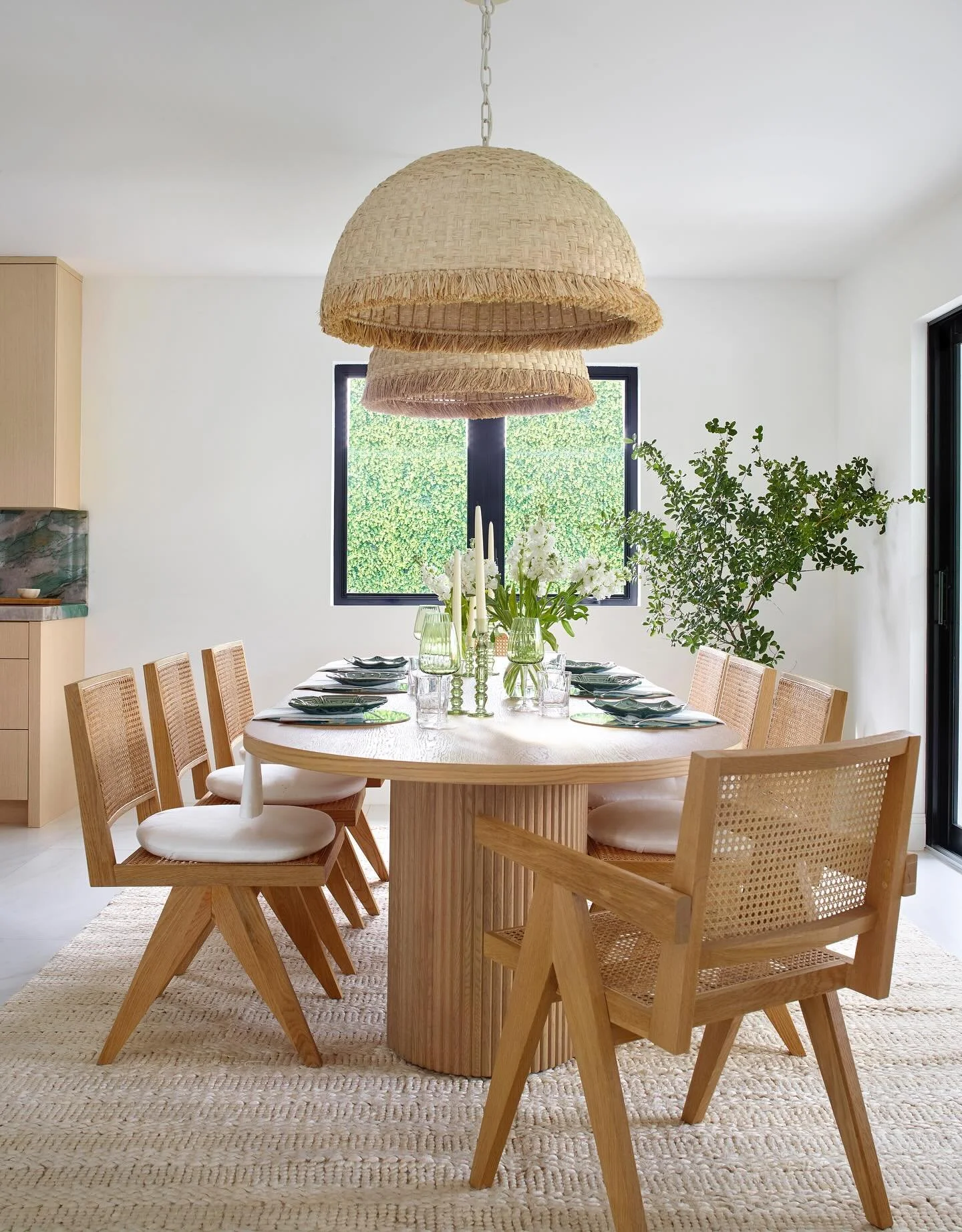The Palm Beach project begins here: an elevated dining room that blends soft light, sea-inspired tones, and natural textures.
In collaboration with LW Design Studio
#PalmBeachInteriors #PalmBeachDesign #FloridaInteriors #CoastalLiving #CoastalDesign 