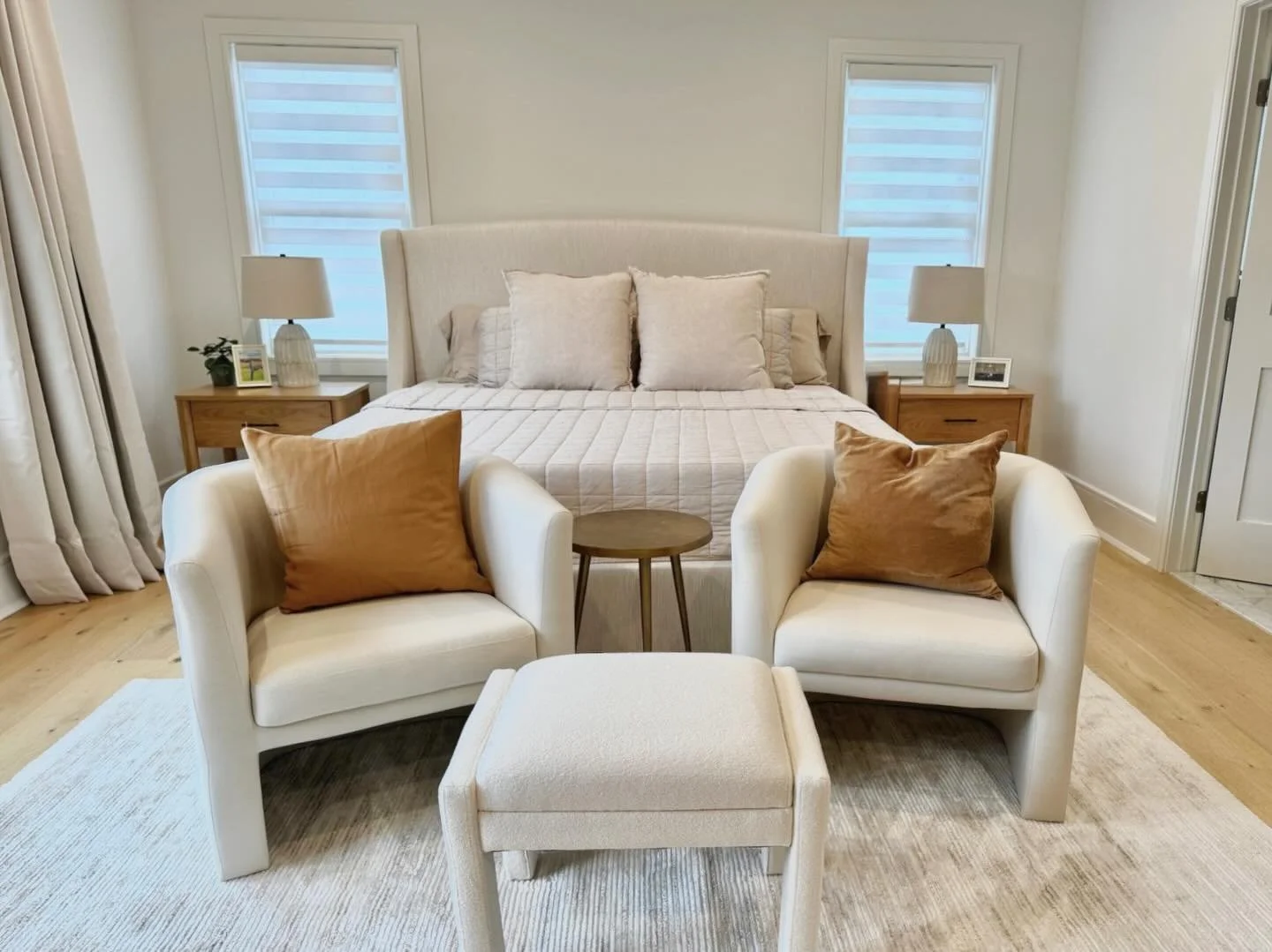 Adding warm pops is my favorite way to bring comfort into a neutral base 🤎