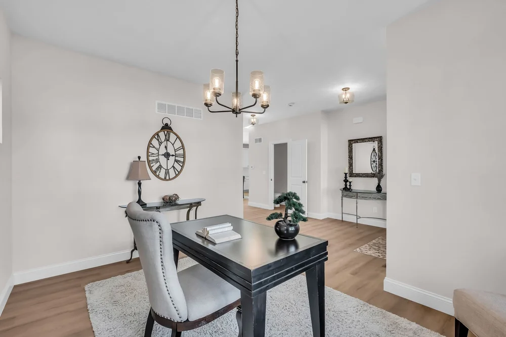 206 Midway Ave. - Home Office