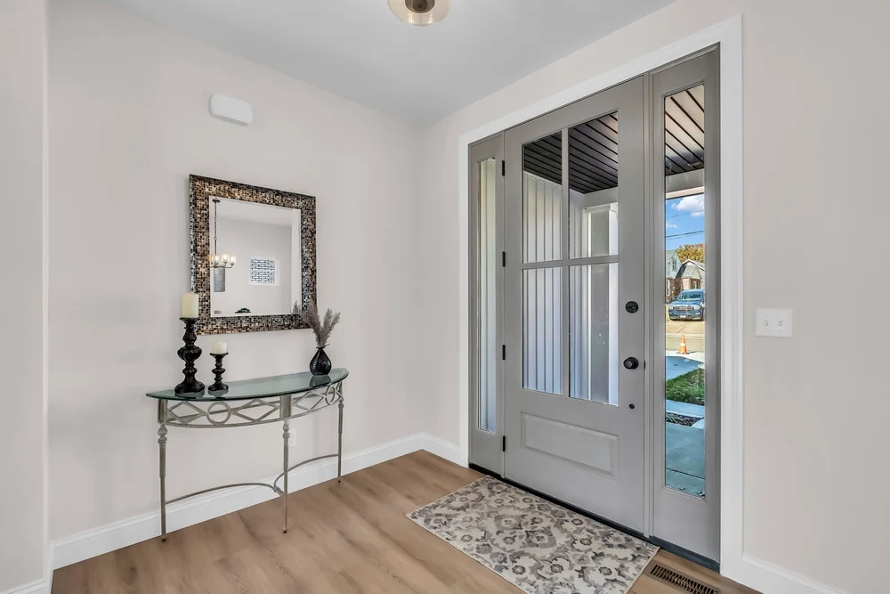 206 Midway Ave. - Entryway