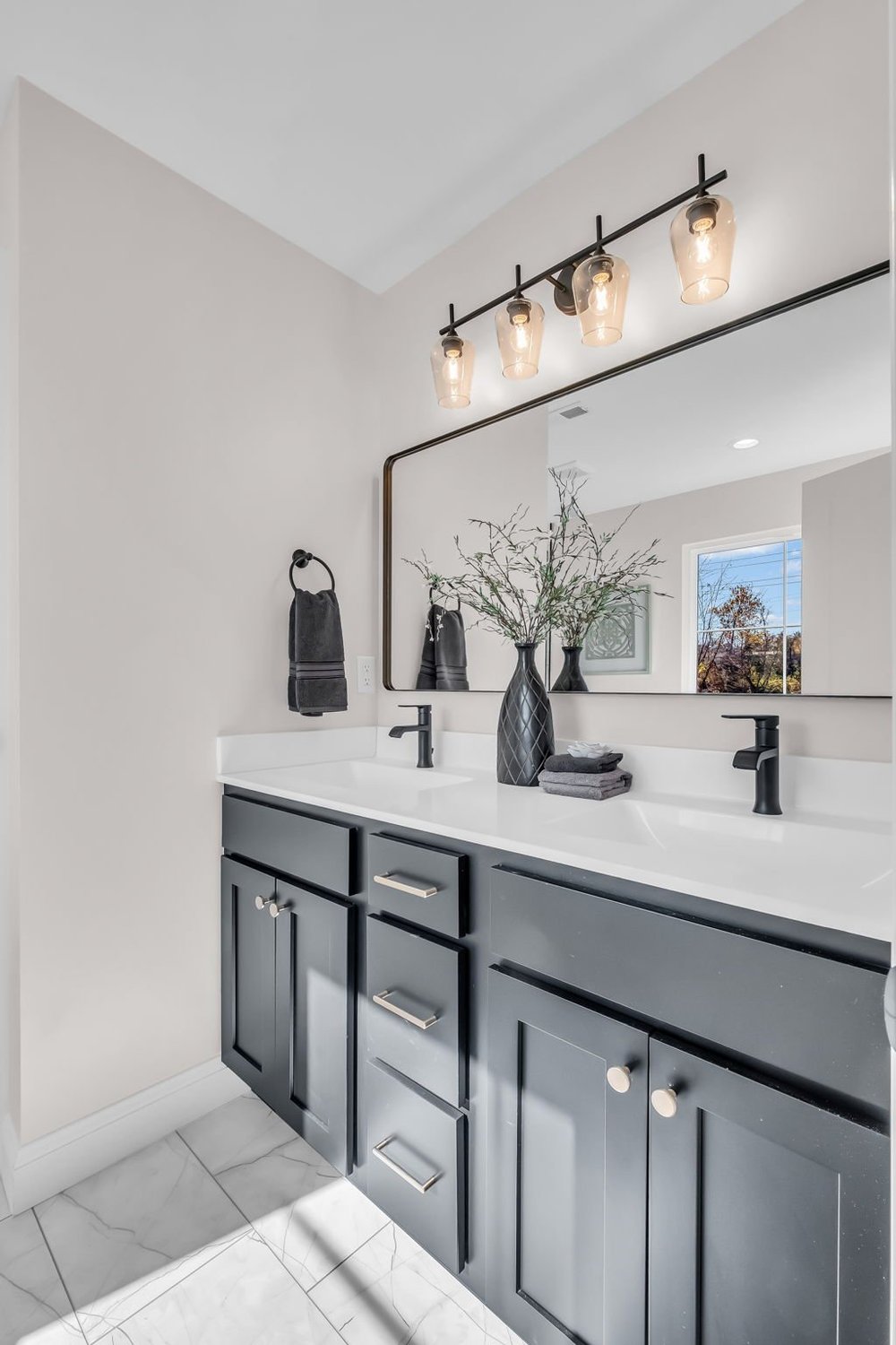 206 Midway Ave. - Bathroom