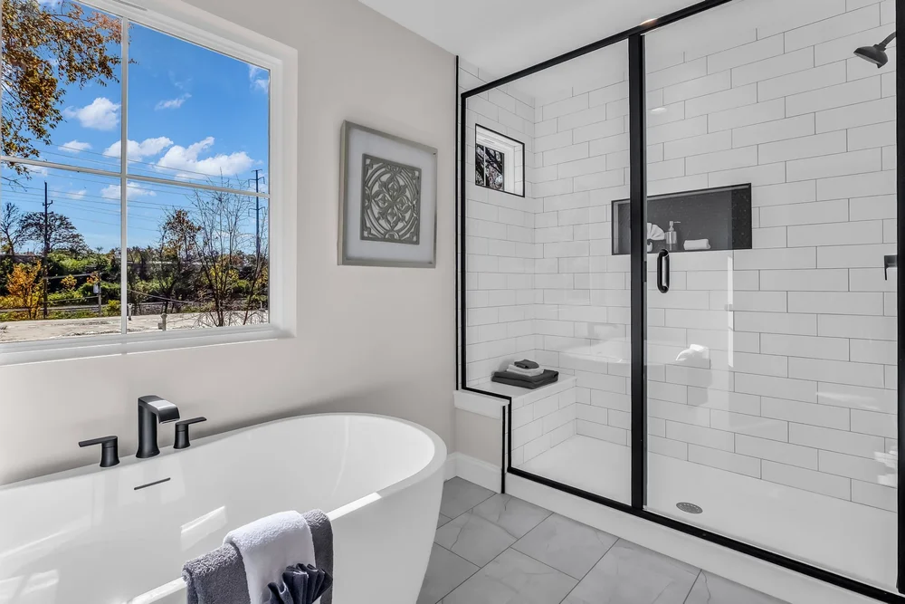 206 Midway Ave. - Shower &amp; Tub