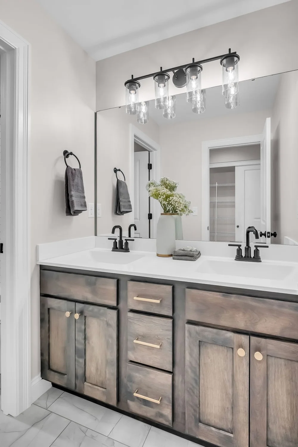 206 Midway Ave. - Bathroom