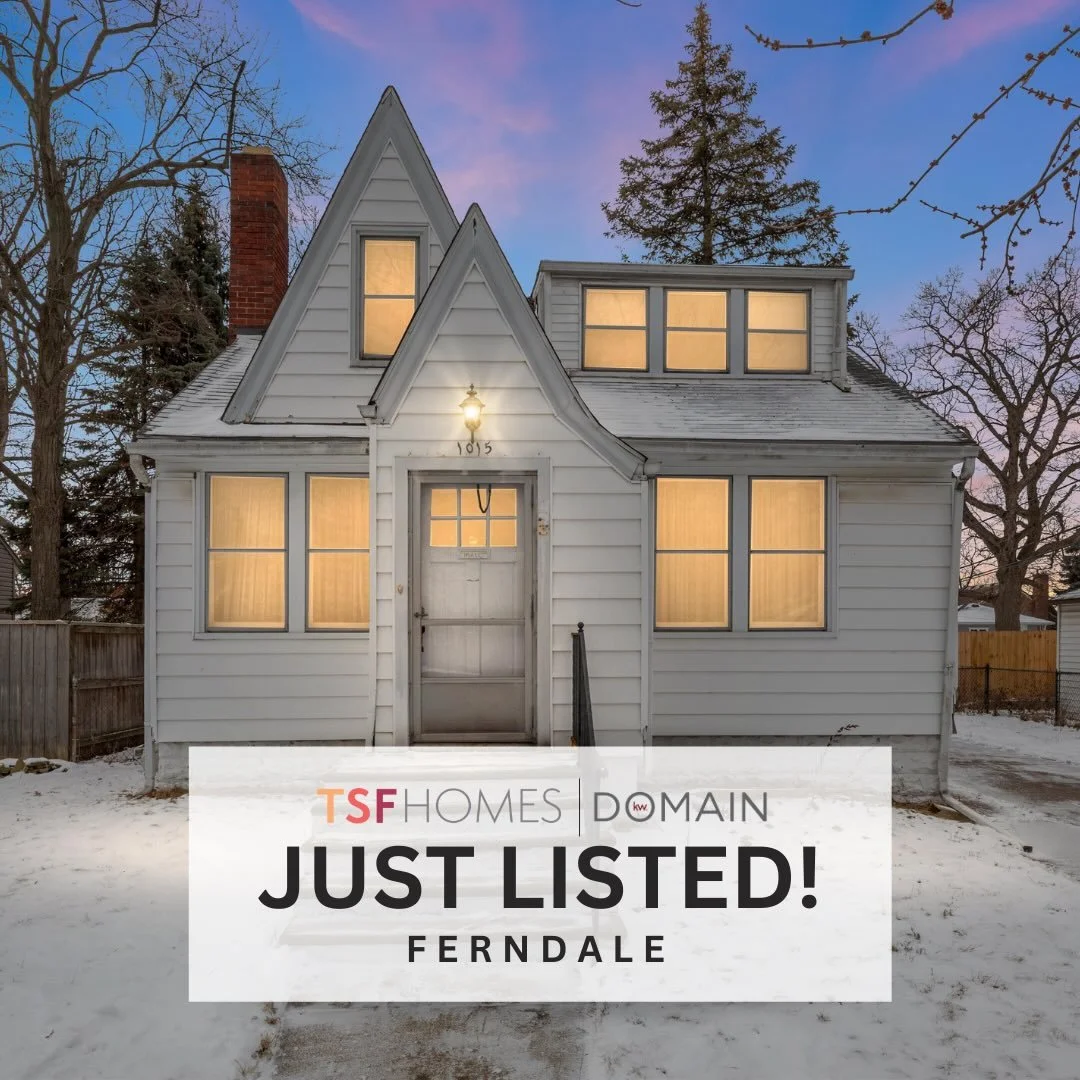 New opportunity in Ferndale ✨ 📍 1015 W Marshall 💲 $210,000
3 bed | 2 bath home centrally located and full of potential. Same family ownership for generations and ready for its next chapter. Fireplace in the living room, separate dining space, priva