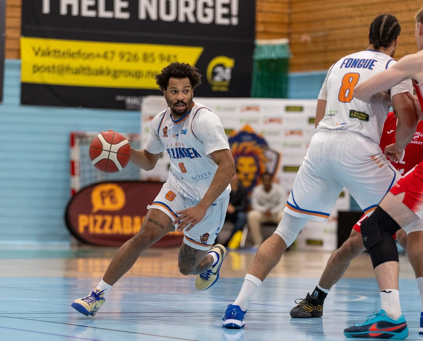 Takk til @bragetitlestad for bilder fra @fyllingenlions - @gimle_basket 🔥🔥 

For en spennende kamp, og for en stemning i hallen! 

@ayindehikim leverte 30 poeng og h&oslash;y effektivitet🙌

@larsmespe 13 poeng, 11 assists og 7 returer👏

@pololivi