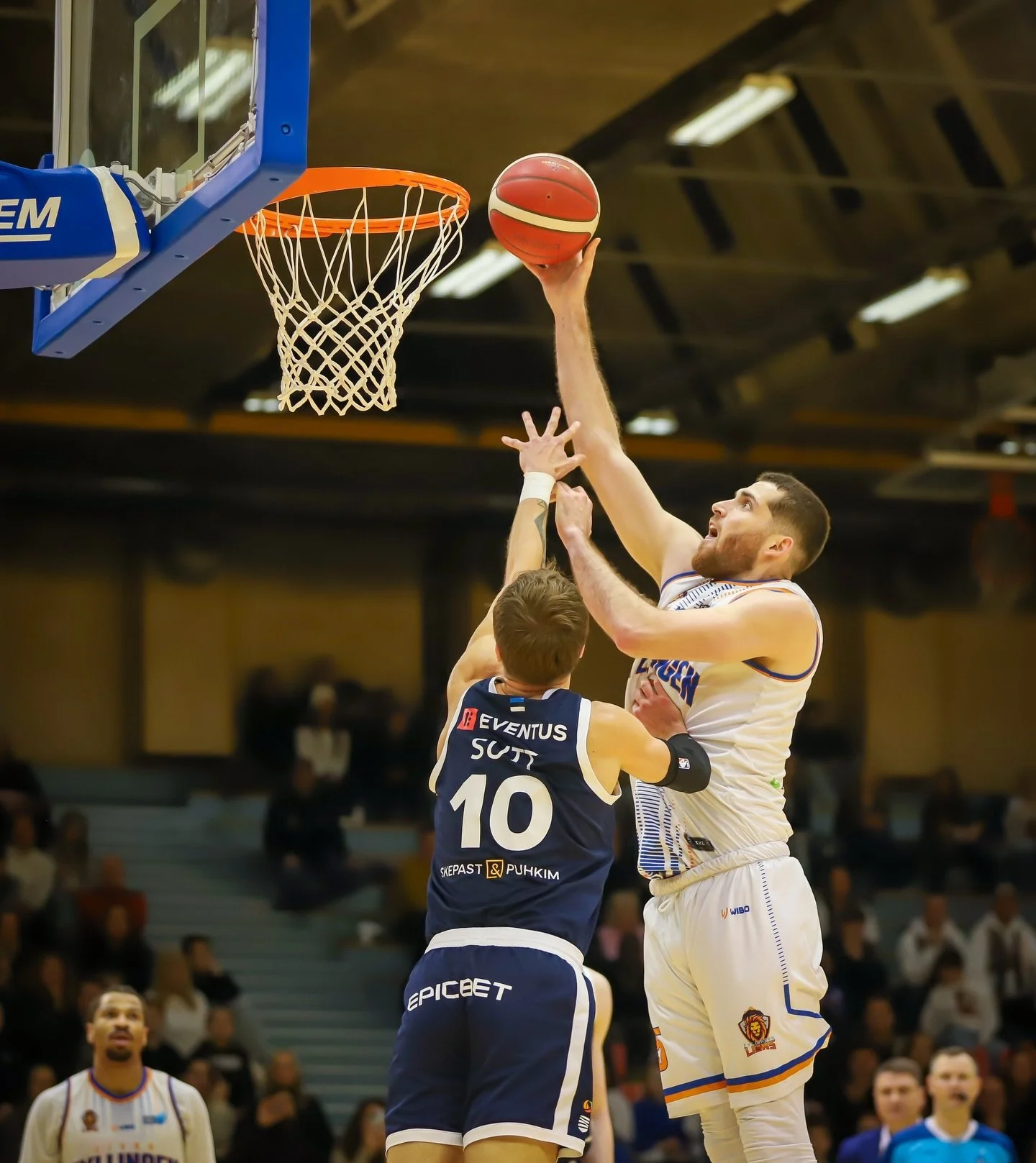 Siste kamp i 2025: Lions VS Taltech 🏀 fanget av 📷 @spurkeland_foto 🔥