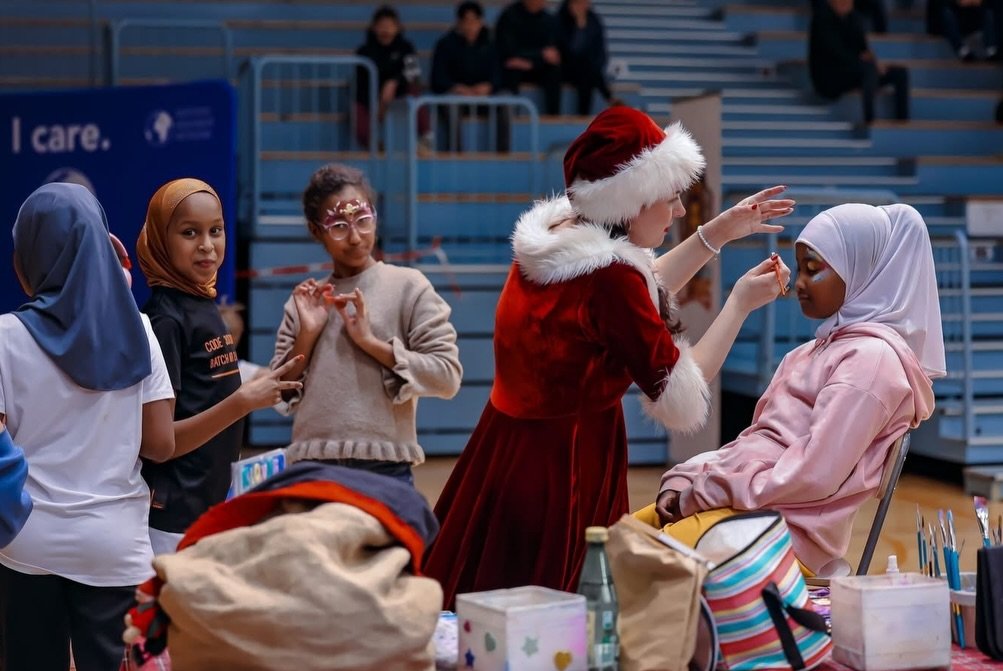 Vi vil takke for en fantastisk h&oslash;st i hallen og ser allerede frem til flere spennende kamper, hvor b&aring;de store og sm&aring; samles gjennom idrettsglede! Vi &oslash;nsker at v&aring;re arrangementer skal v&aelig;re en opplevelse for hele f