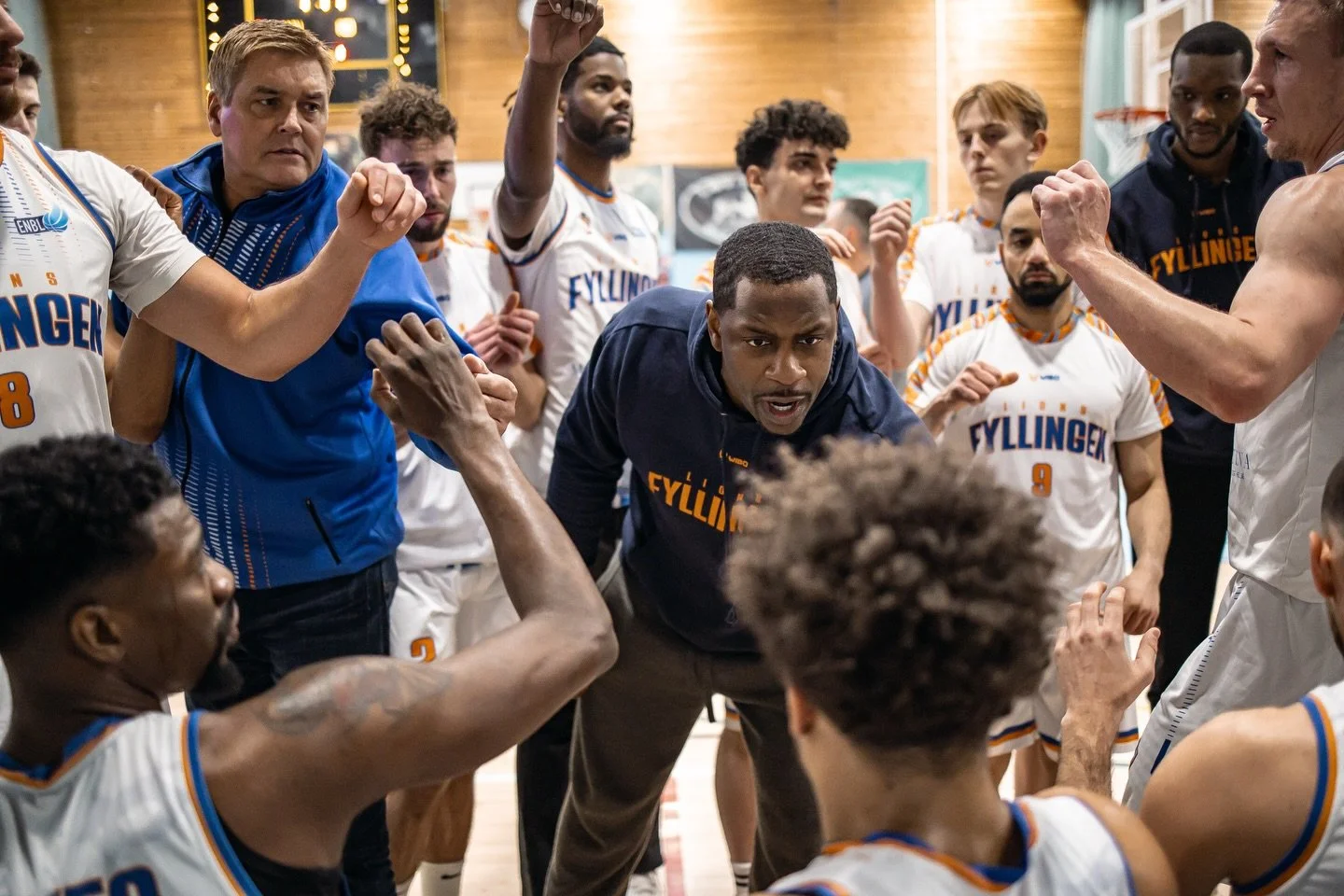 Det ble en jevn og intens kamp da Fyllingen Lions tok imot Nidaros Jets i kveld. Gjestene fra Trondheim ledet med fem poeng etter f&oslash;rste omgang, men deretter tok Lions tydelig kommandoen.

Vertene kom ut med h&oslash;yere tempo og aggressivite