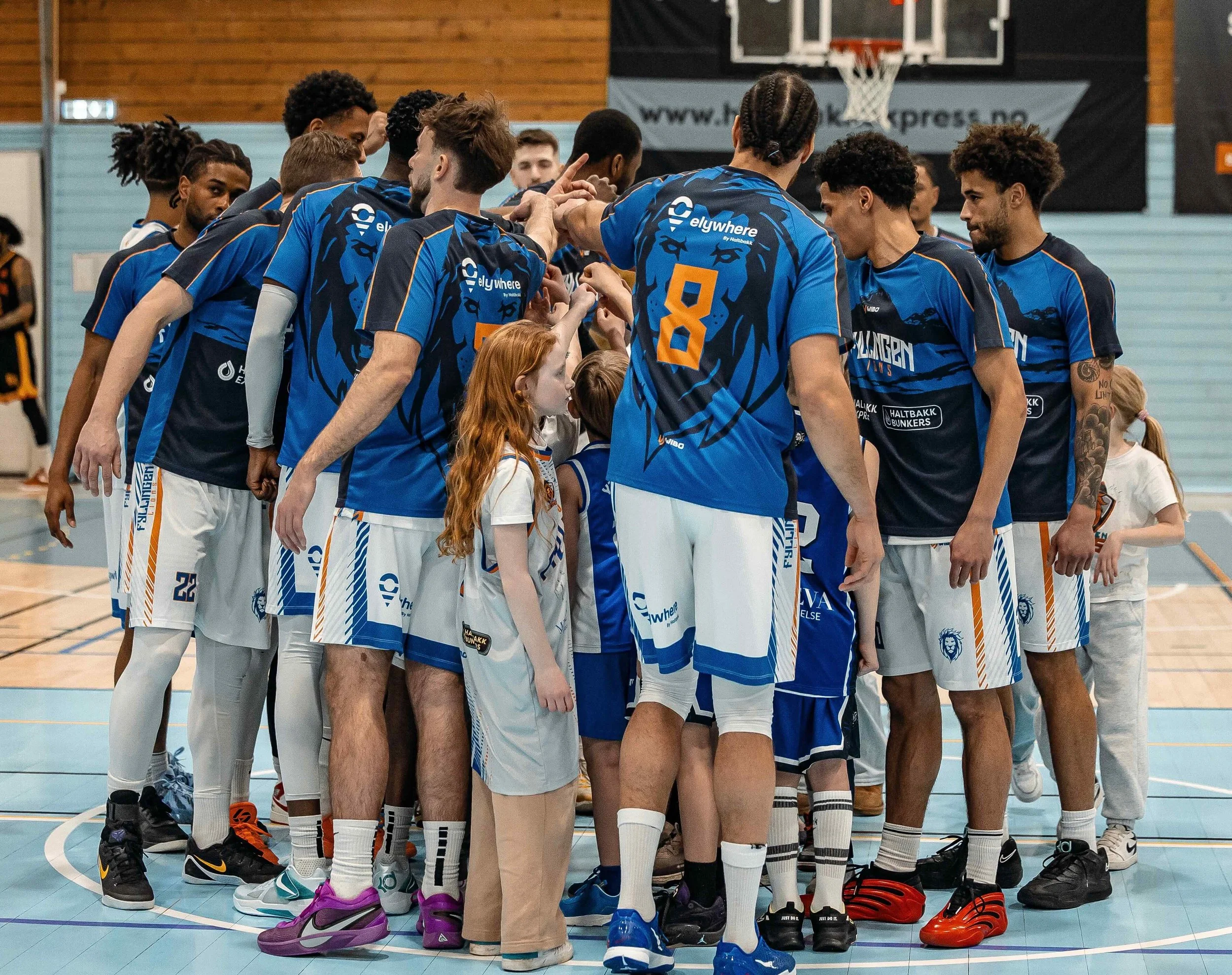 Ses på kamp søndag kl. 17 i Fyllingsdalen idrettshall - sammen skal vi jakte på gullet!