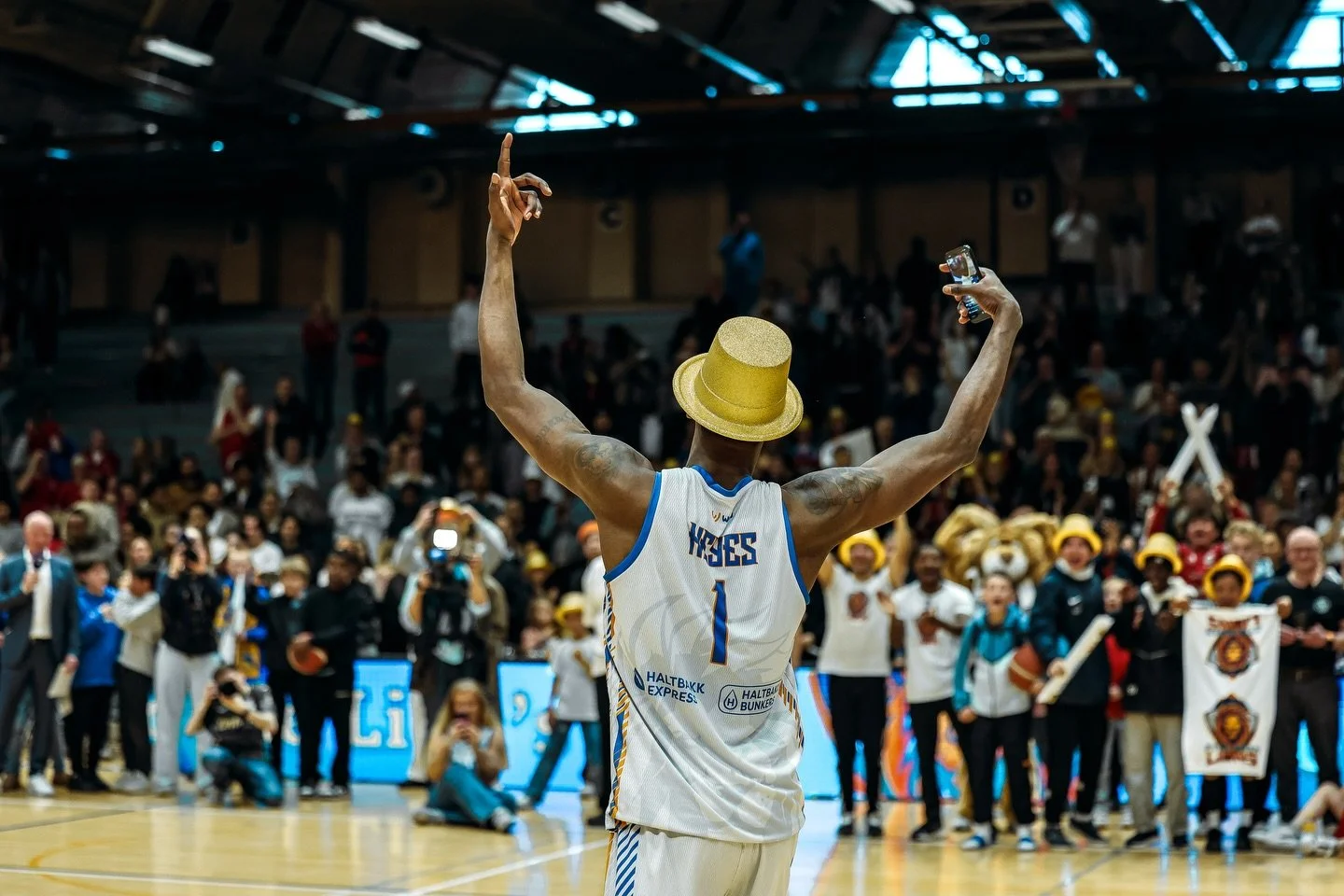 -What does it feel like winning the championship 3 times in a row? 

Fyllingen Lions: