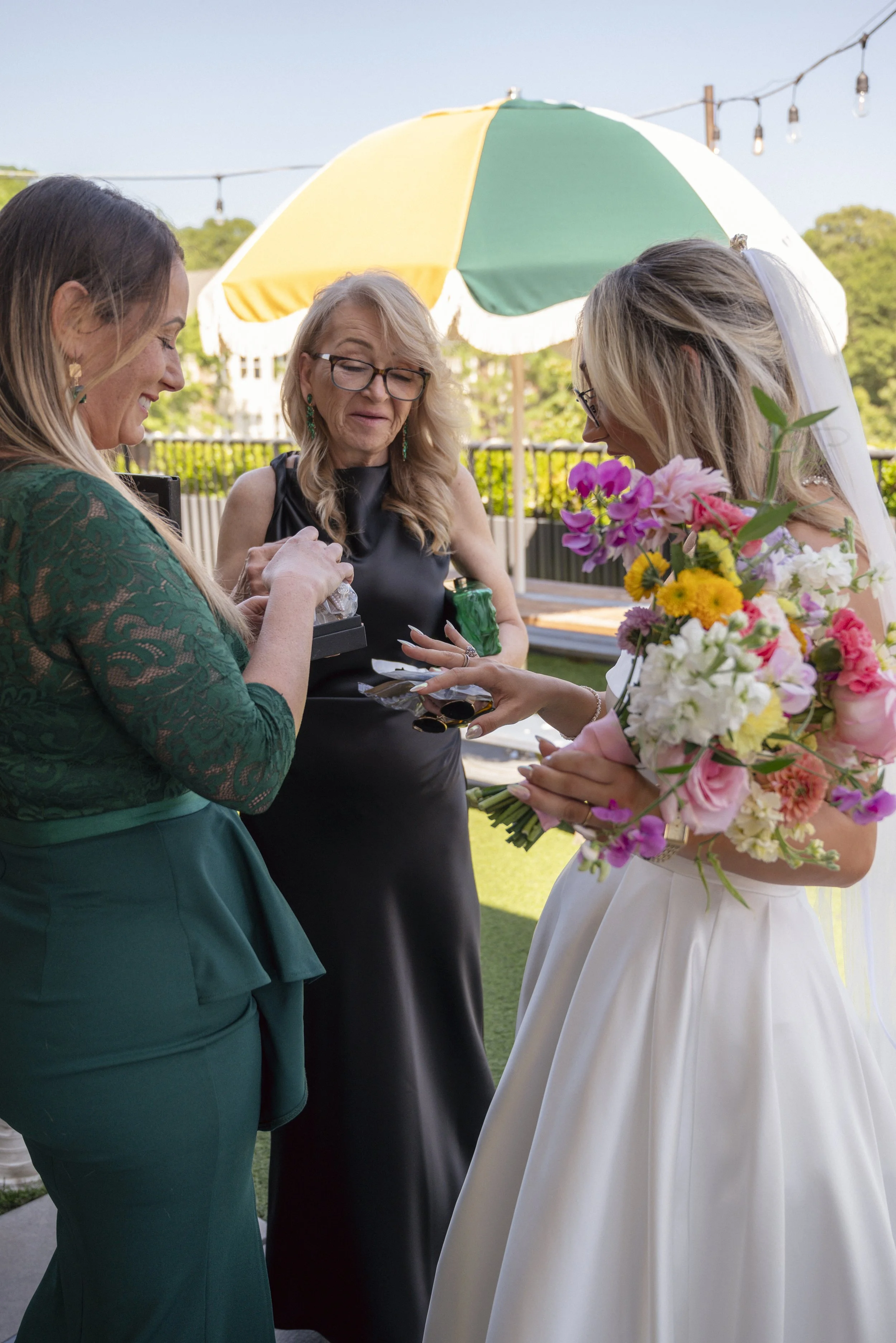 MWPHOTOCREATIVECO-Viv&Ben-Ceremony-10.jpg