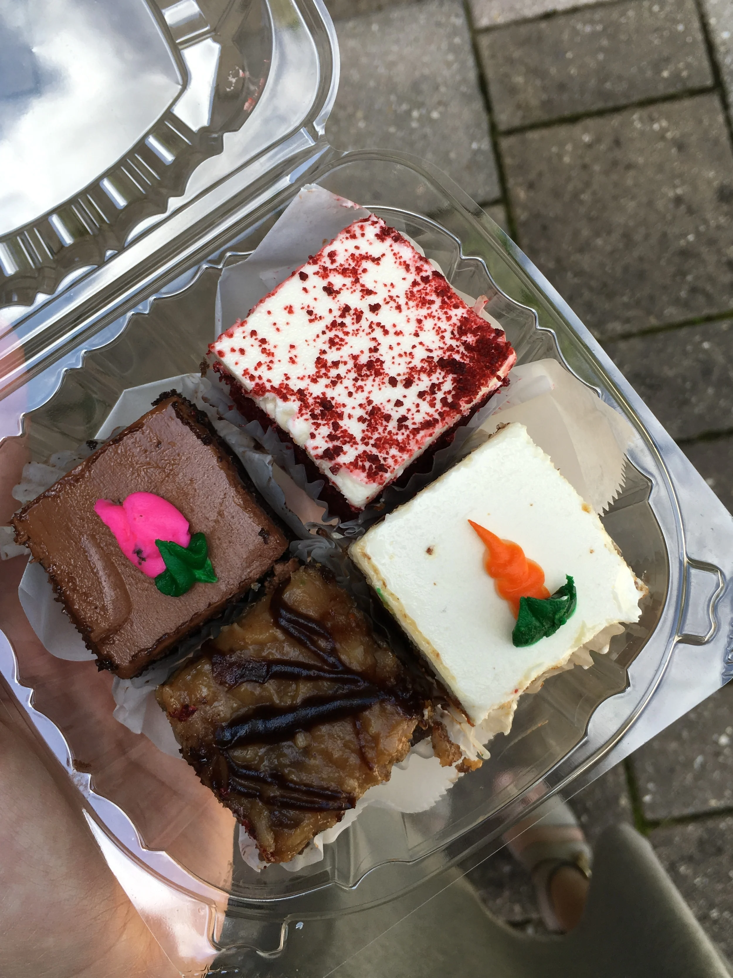 mini cakes