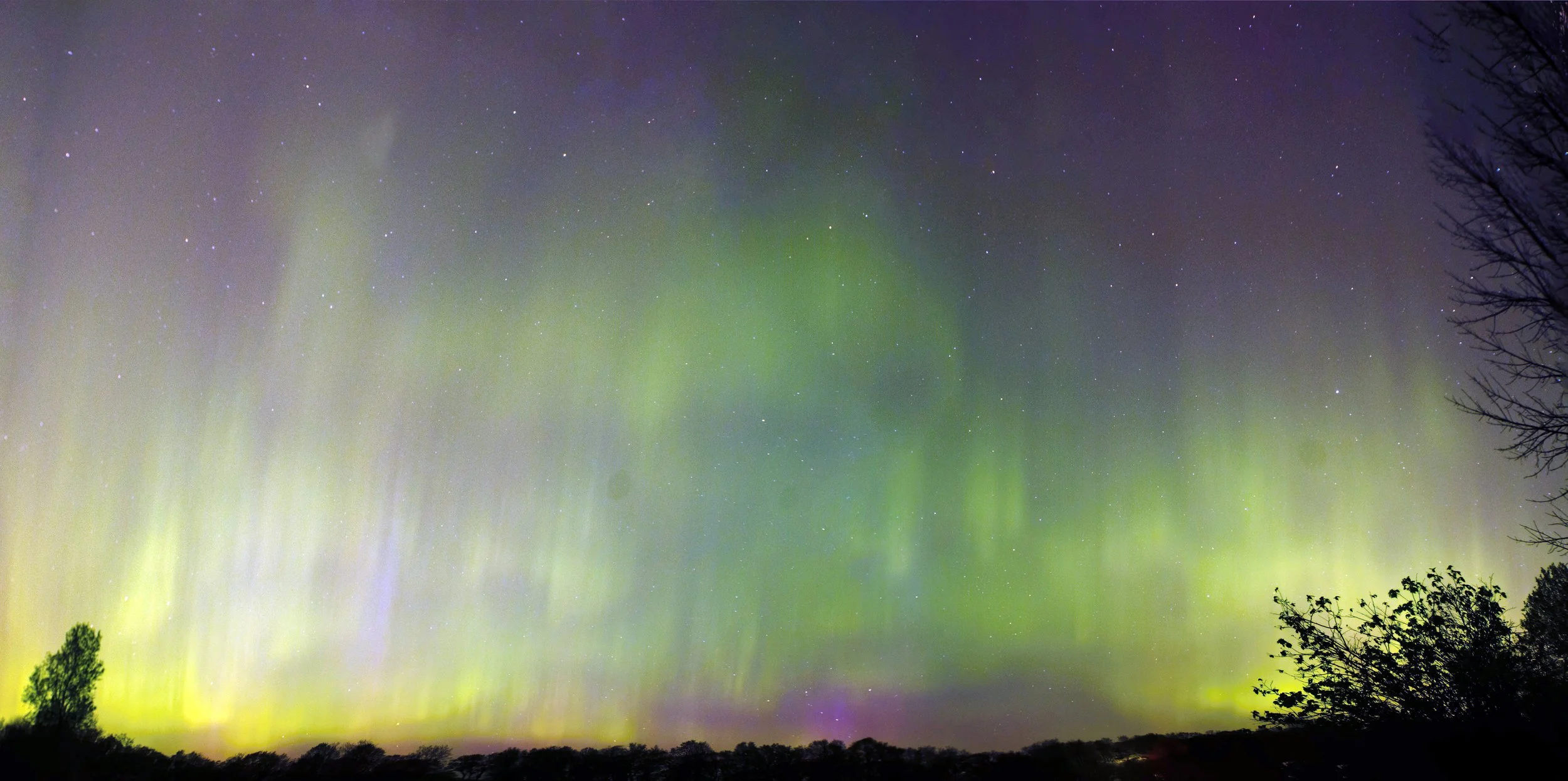 Multi-shot panorama of the aurora at Blue Mound