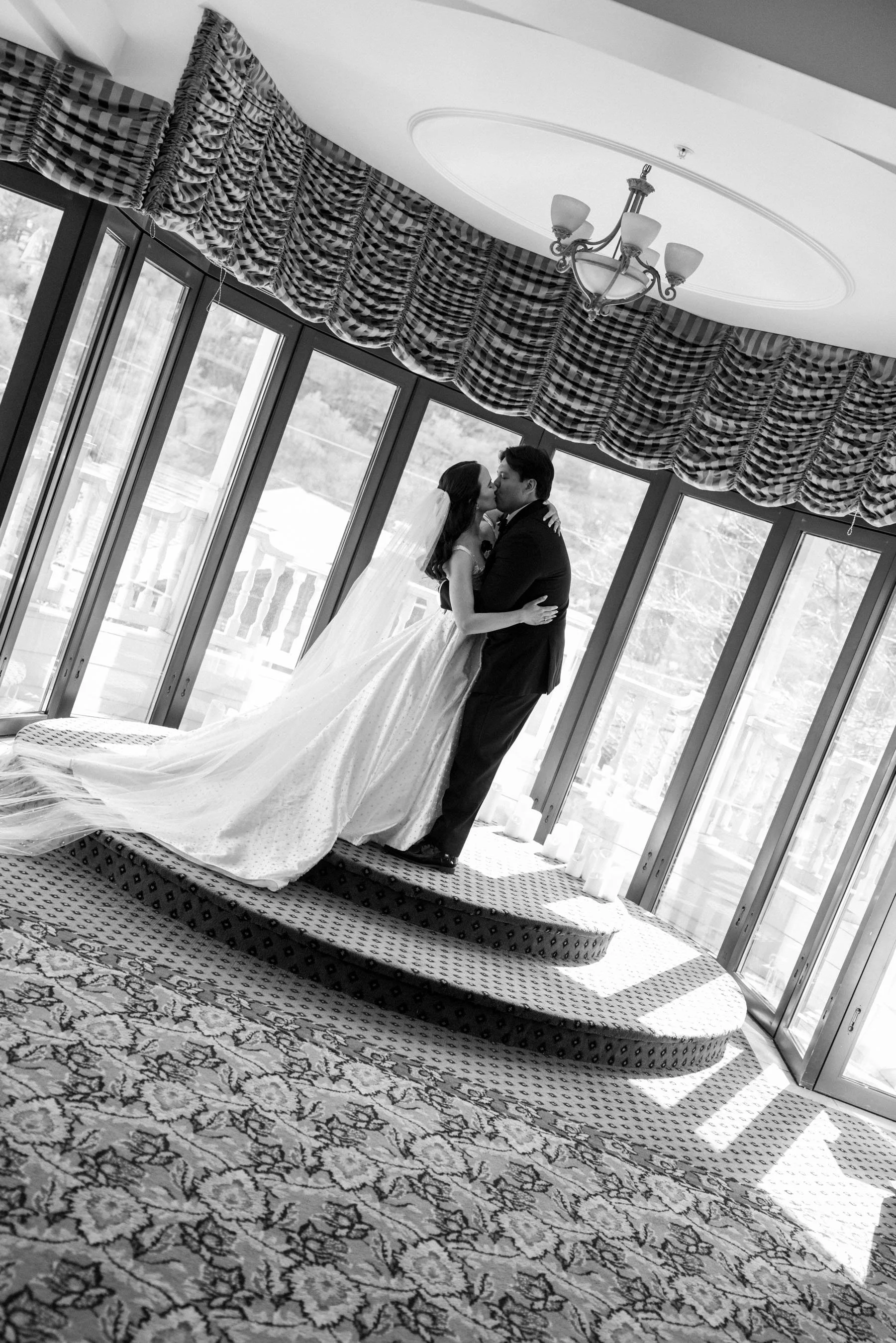 Colorado-Wedding-Photographer-Super-8-Videographer-Cliff-House-Bailey-Brian_HCS1405.jpg