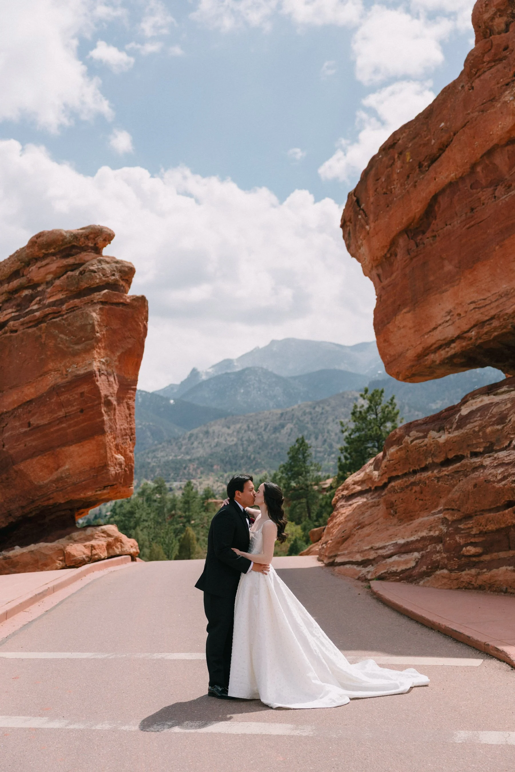 colorado-film-wedding-photographer-manitou-springs_HCS0717.jpg