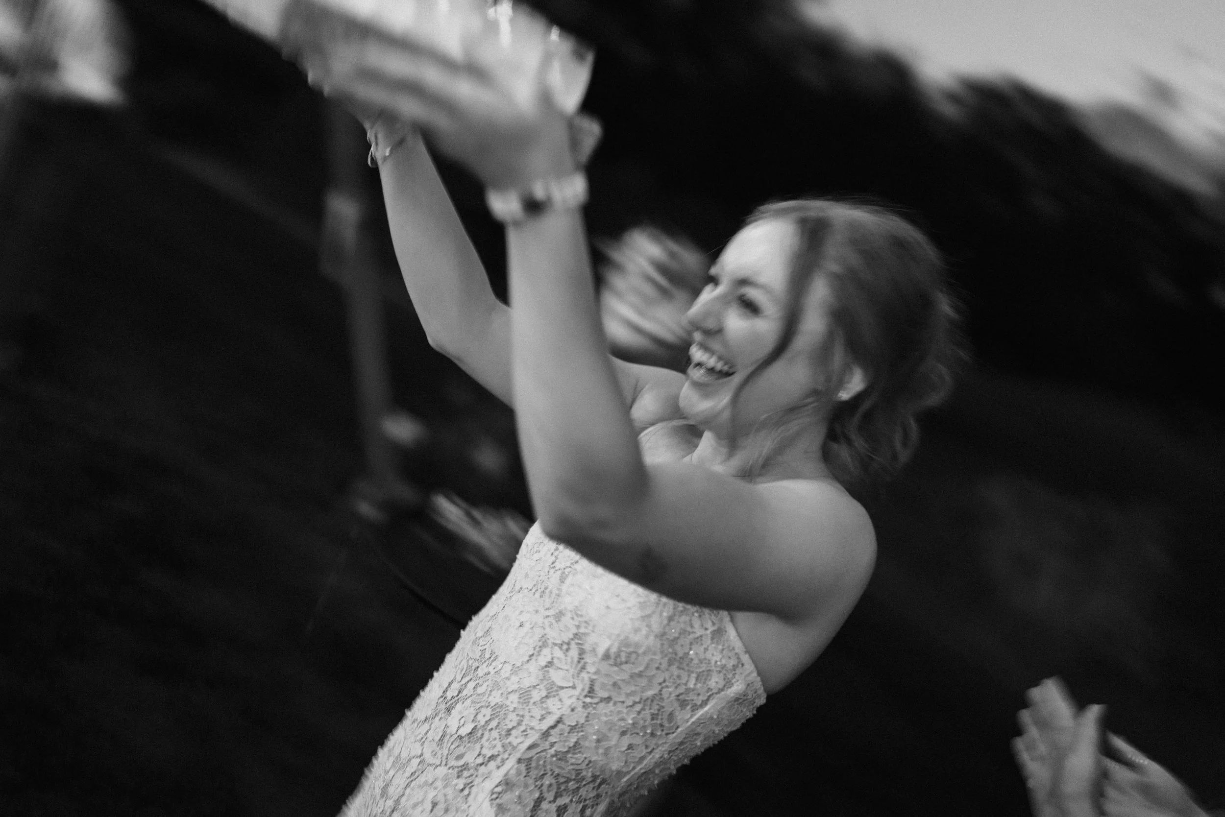 Cotswolds-Wedding-Photographer-UK_HCS4294.jpg
