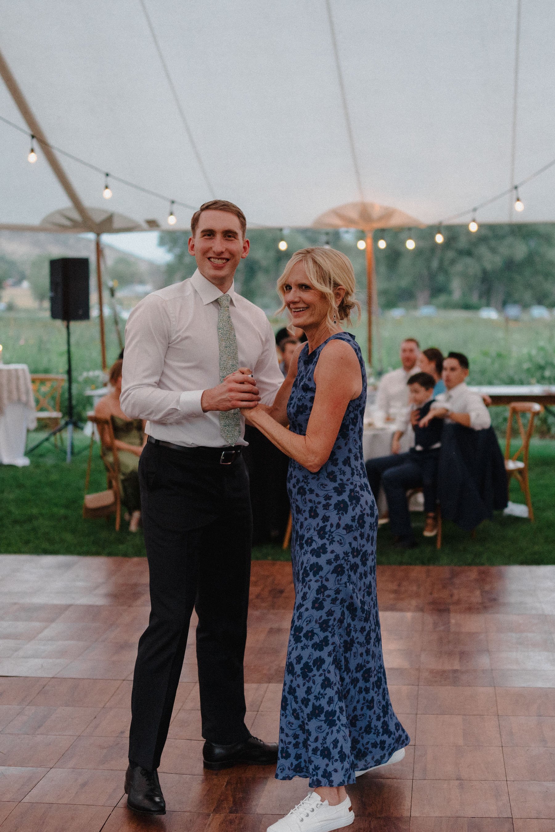 Cotswolds-Wedding-Photographer-UK_HCS3942.jpg