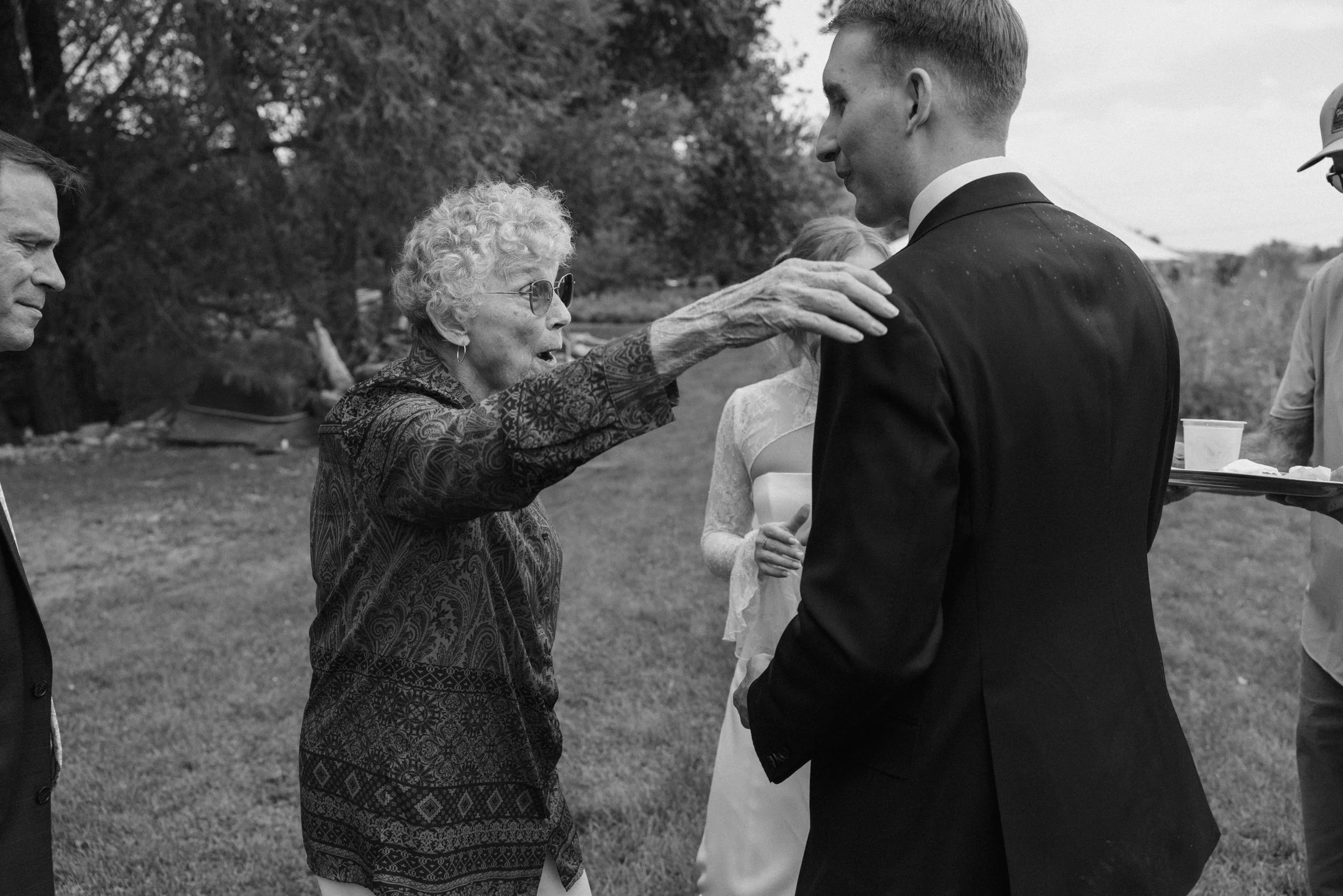 Cotswolds-Wedding-Photographer-UK_HCS5368.jpg