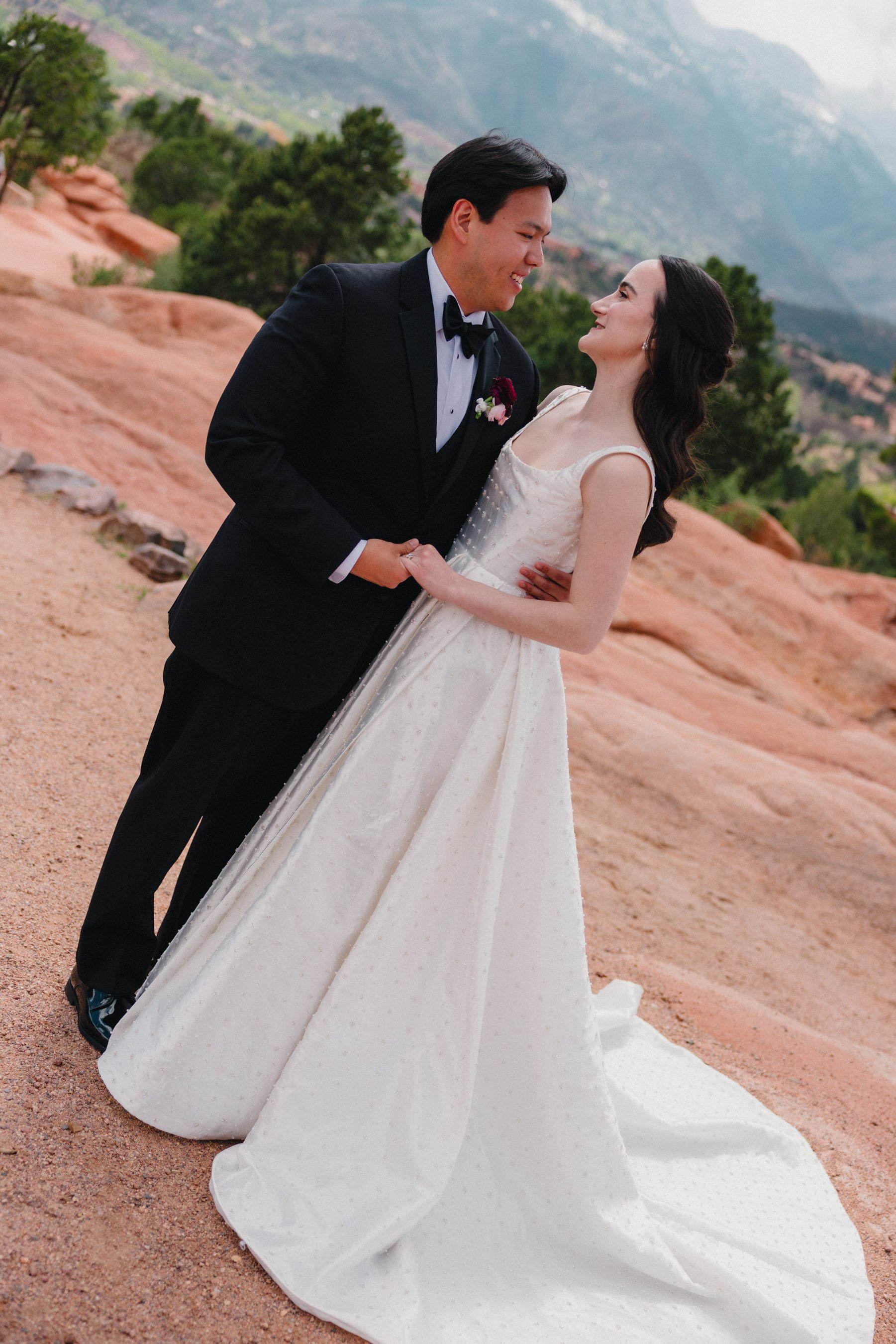 Colorado-Wedding-Photographer-Super-8-Videographer-Cliff-House-Bailey-Brian_HCS0911.jpg