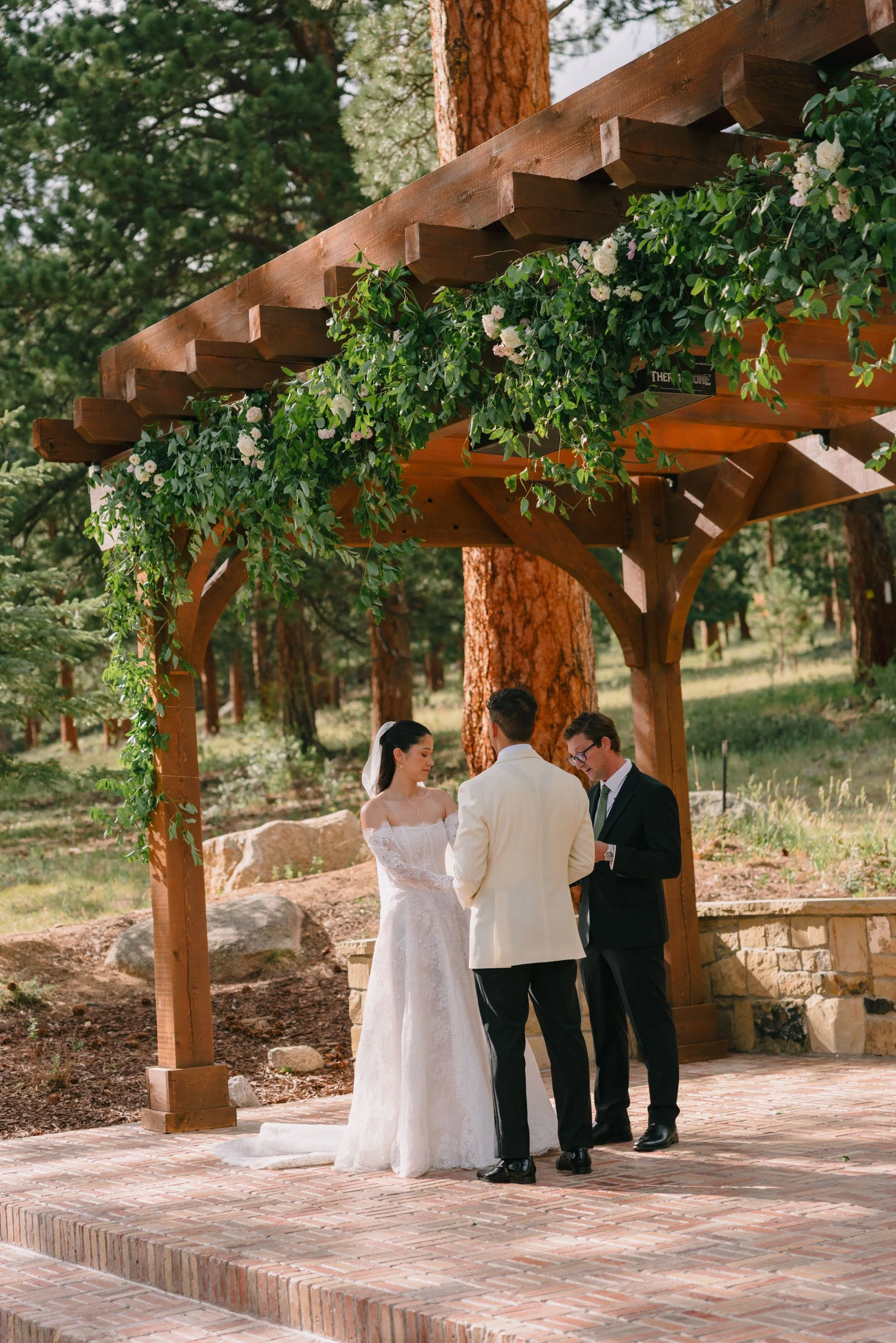 UK-Wedding-Photographer-Cotswolds_HCS6040.jpg