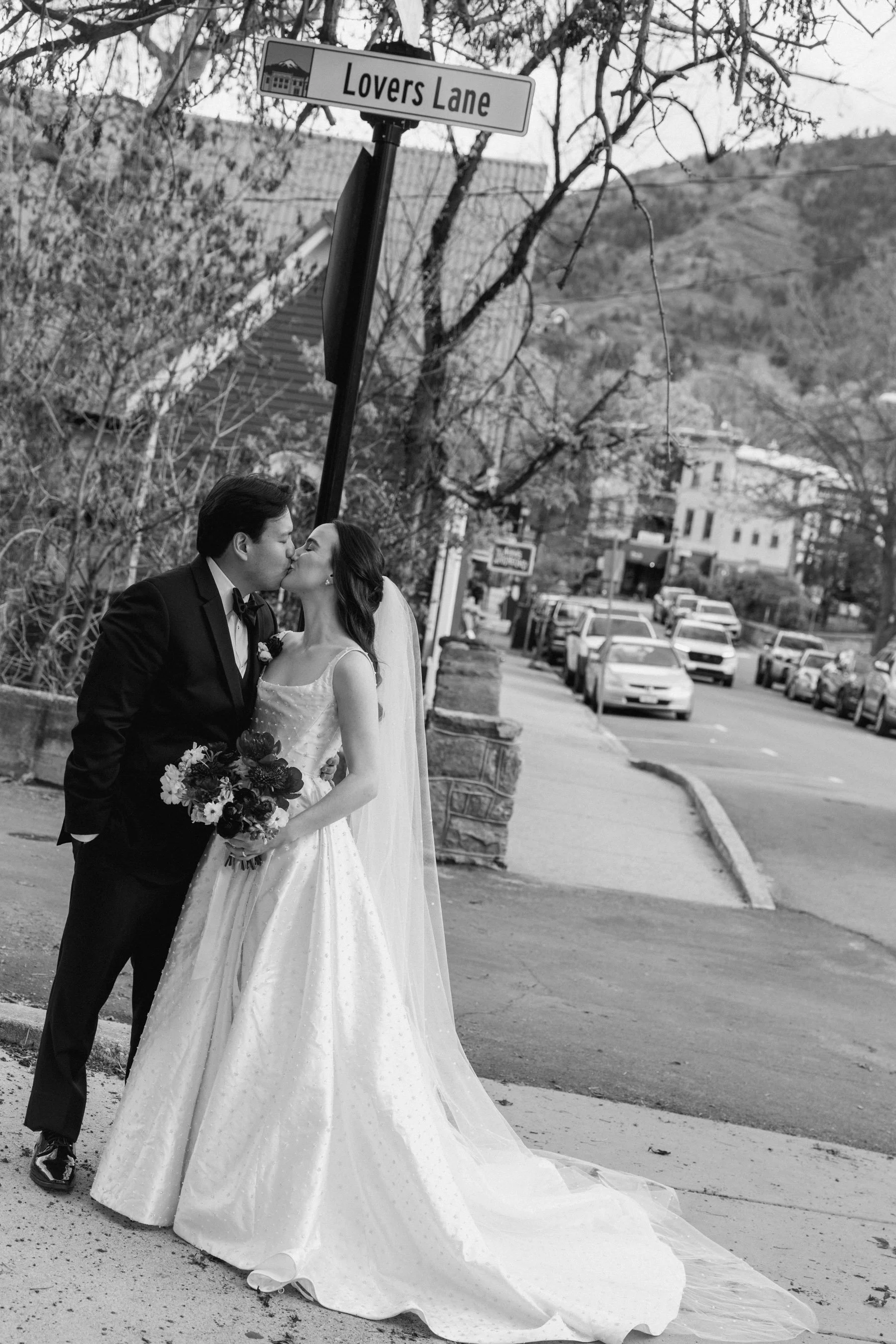 colorado-film-wedding-photographer-manitou-springs_HCS1957.jpg