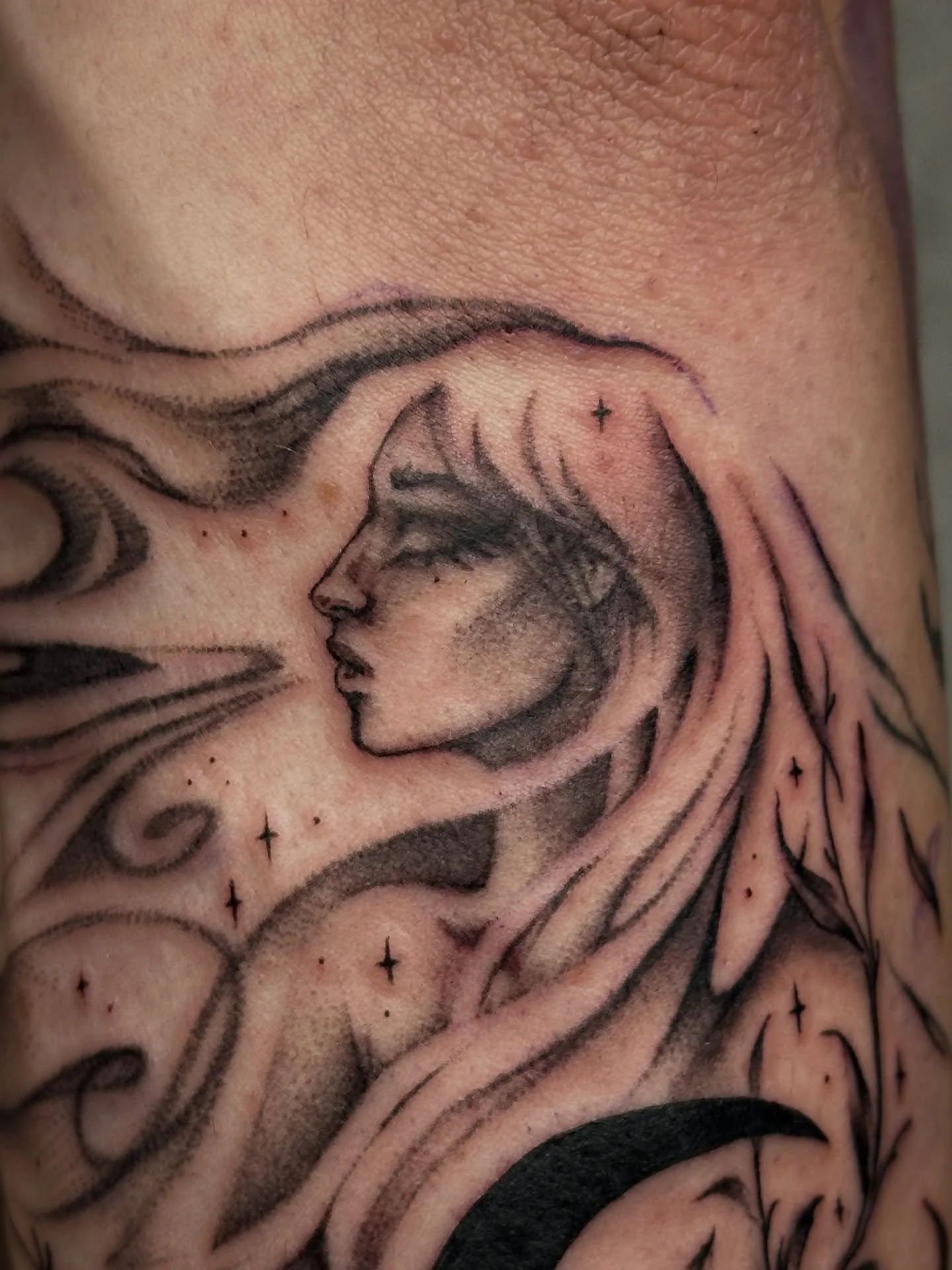 Meaningful ones for @emericla 🖤🔏 Thanks for the immense trust on these ones, can&rsquo;t wait for next year 🌿

#montrealtattoo #windtattoo #naturetattoo #foresttattoo #tattoomontreal