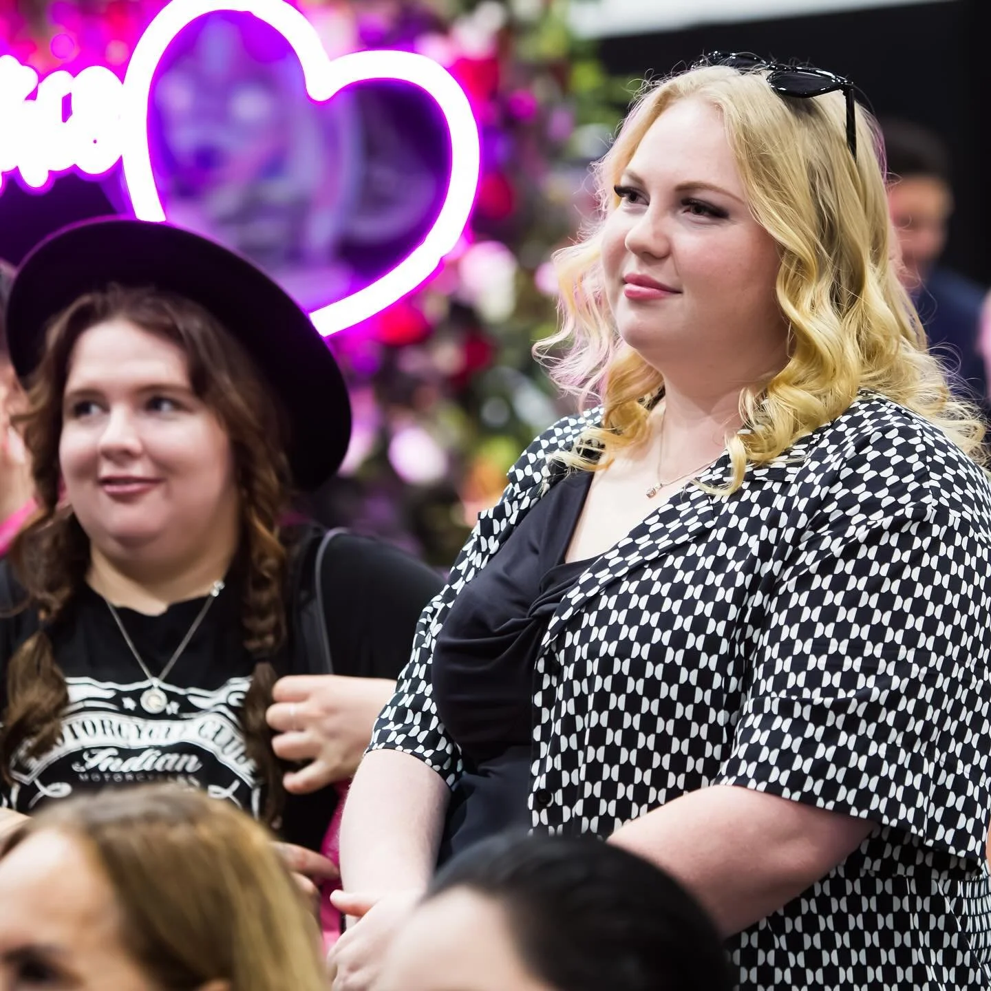 Most fun event of the year award definitely goes to the recent Dark Delights book signing event. This one was so much fun to photograph! ❤️