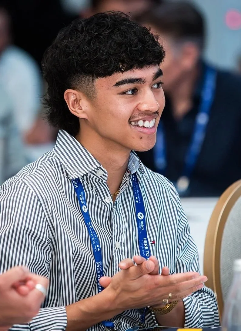 Audience applauding at a Brisbane Sofitel Central corporate summit