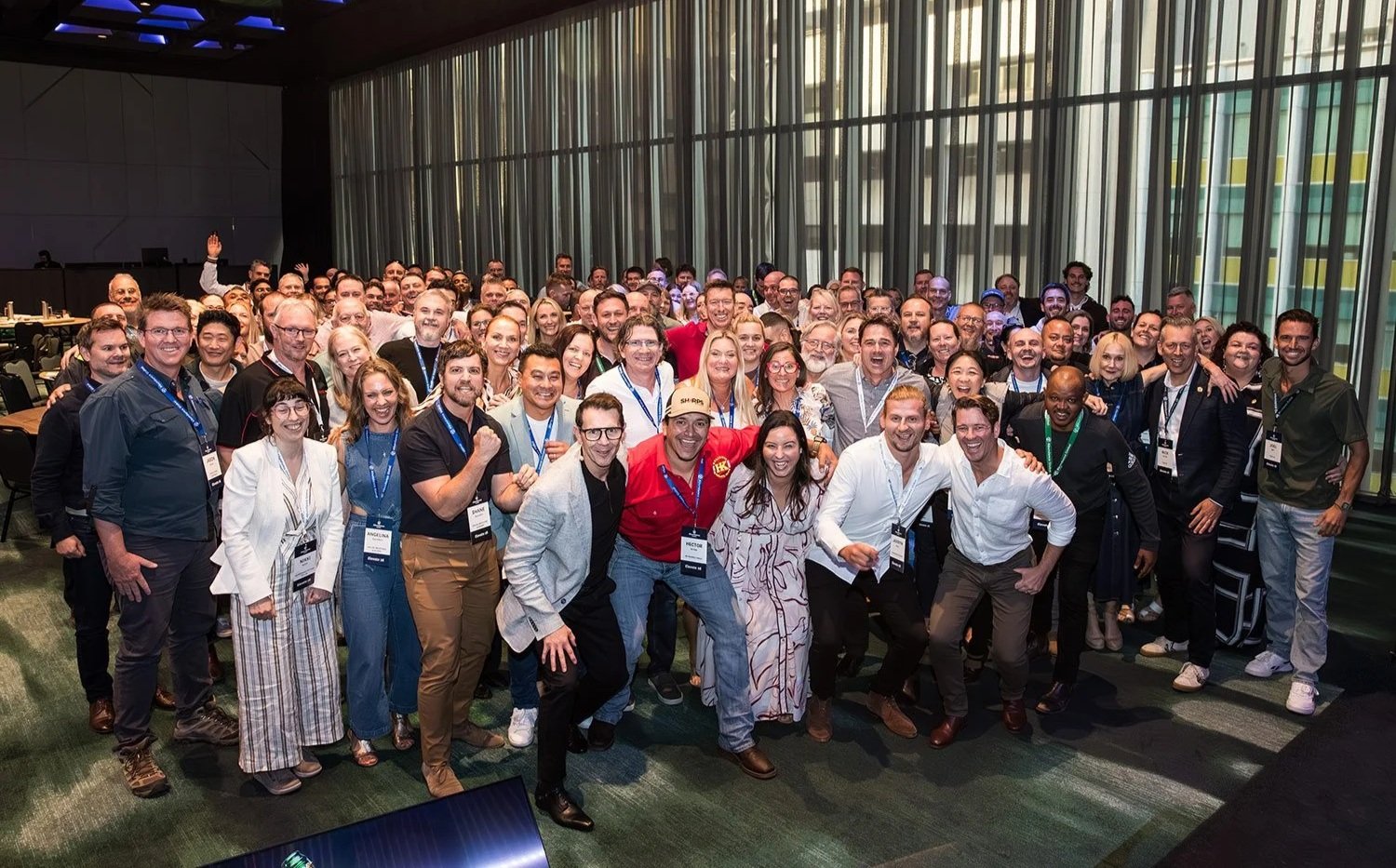 Large group photo at Global Elevate conference