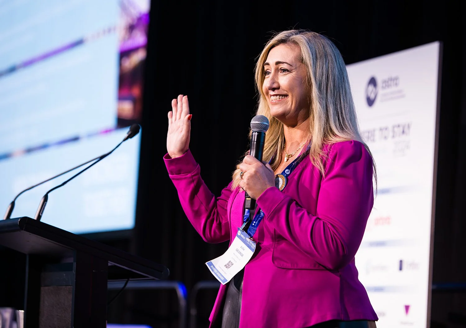 Speaker grabs audience attention at Brisbane Sofitel Central conference