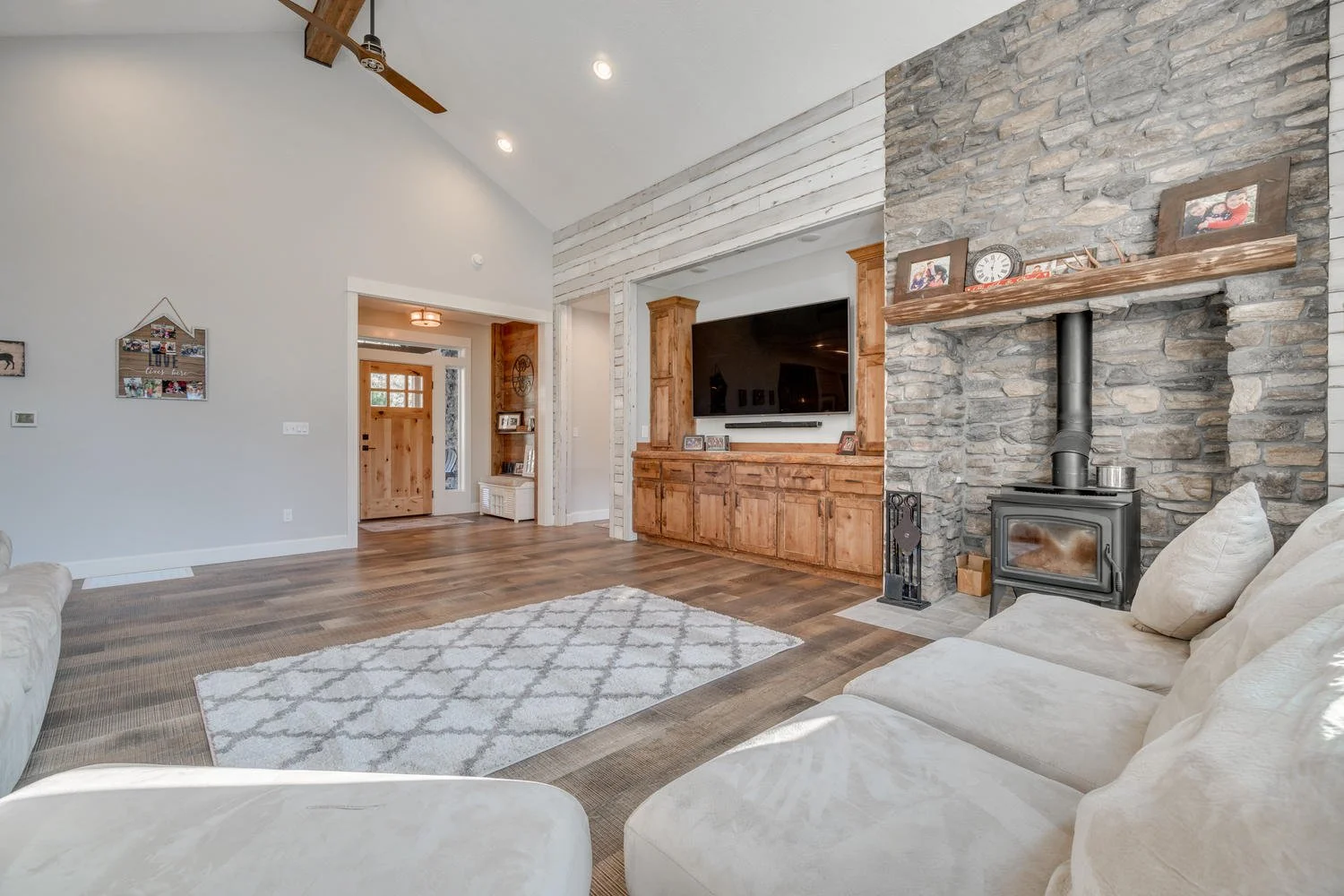 27823 SE Clapa Ln Eagle Creek-large-014-018-27823 SE Clapa Lane27-1500x1000-72dpi.jpg