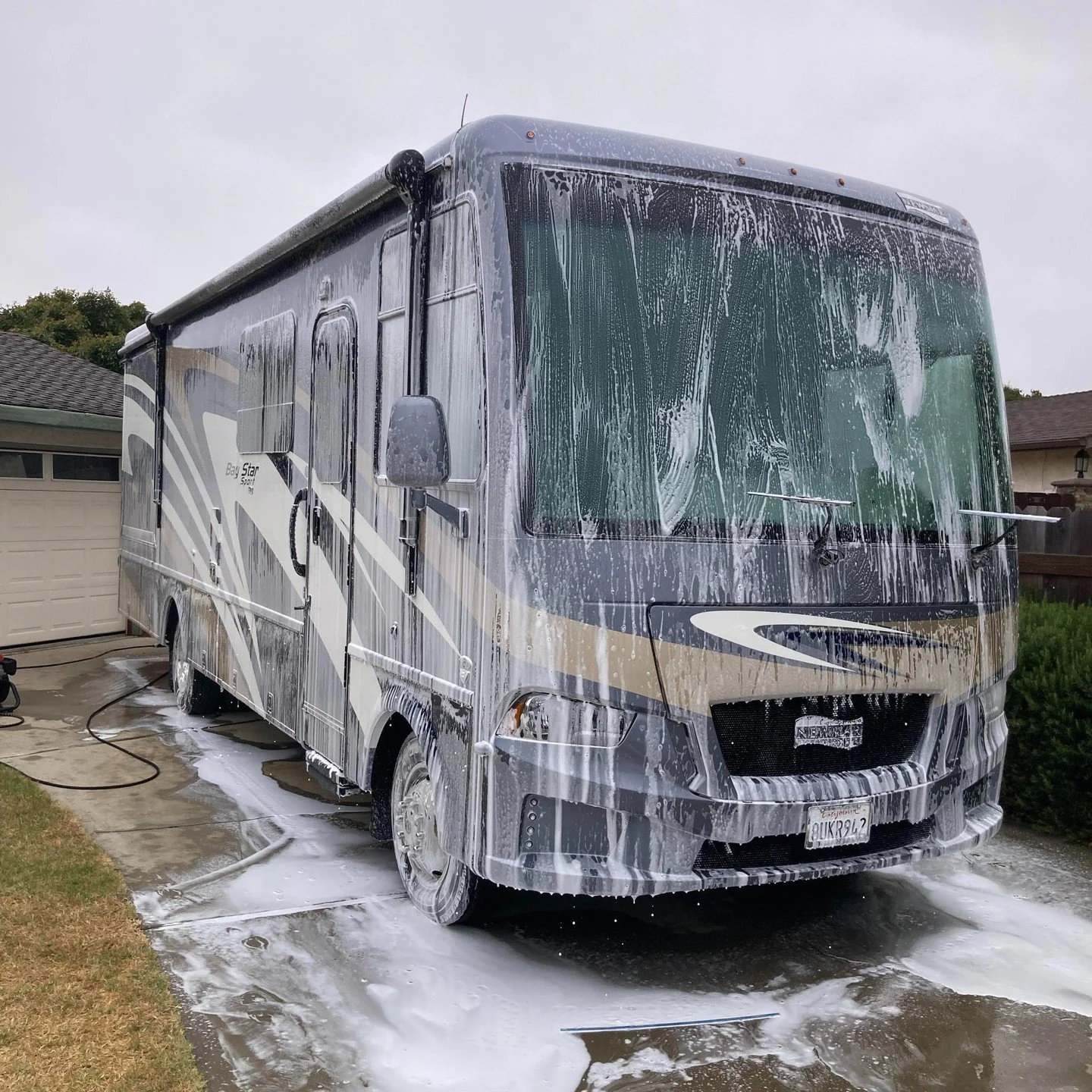 🏞️🚍 Nothing like a freshly detailed motorhome to make your adventures even better! We gave this 30+ foot home on wheels a thorough clean from top to bottom, bringing back that showroom shine and making it feel like new again.

Where will your next 