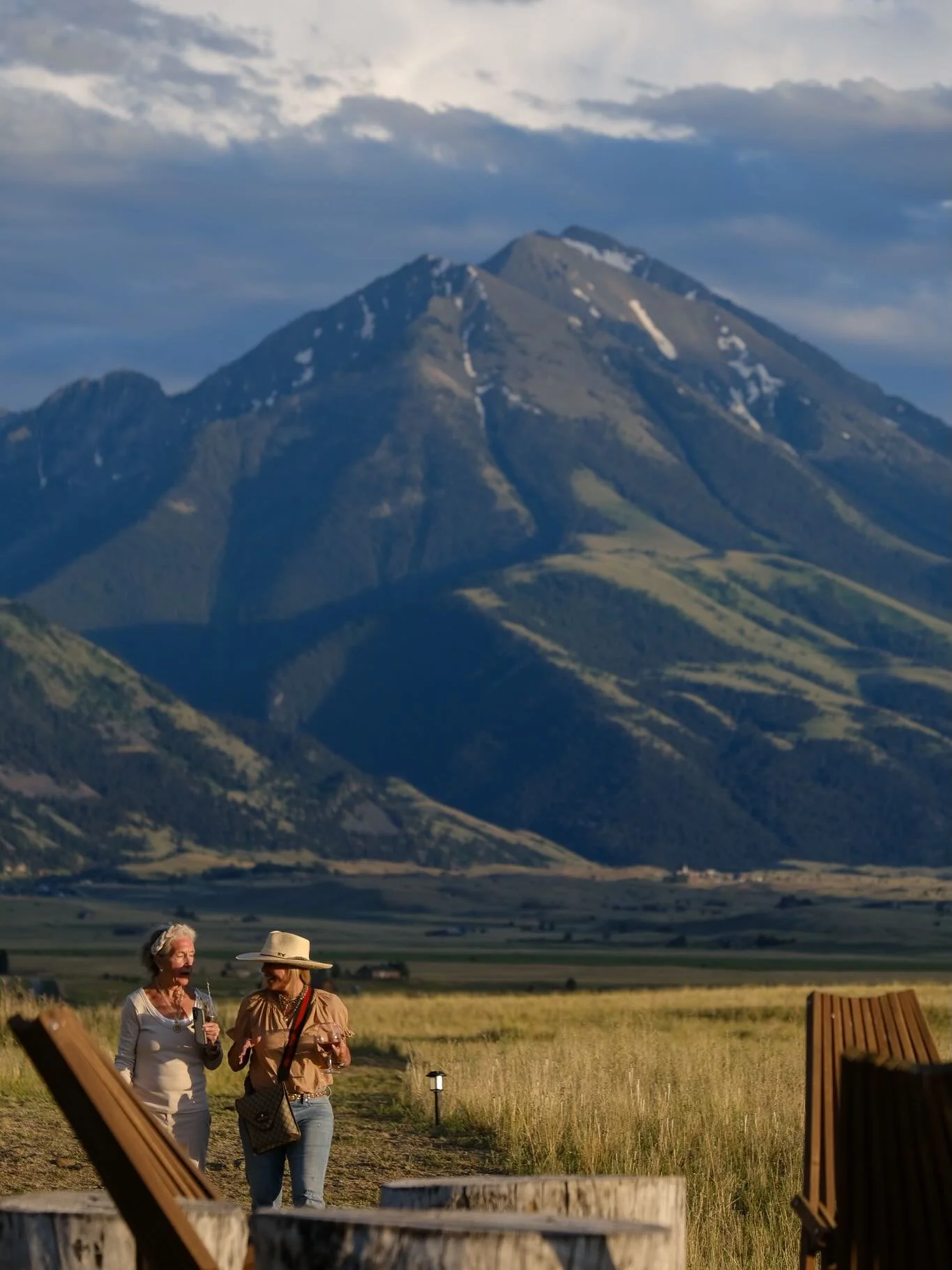 Who&rsquo;s ready for summer @peaceofparadisemt ? ☀️⛰️
We&rsquo;re gearing up for a season filled with live music under the big sky, artist and maker pop-ups, creative retreats, community gatherings, delicious dinners, and unforgettable moments with 