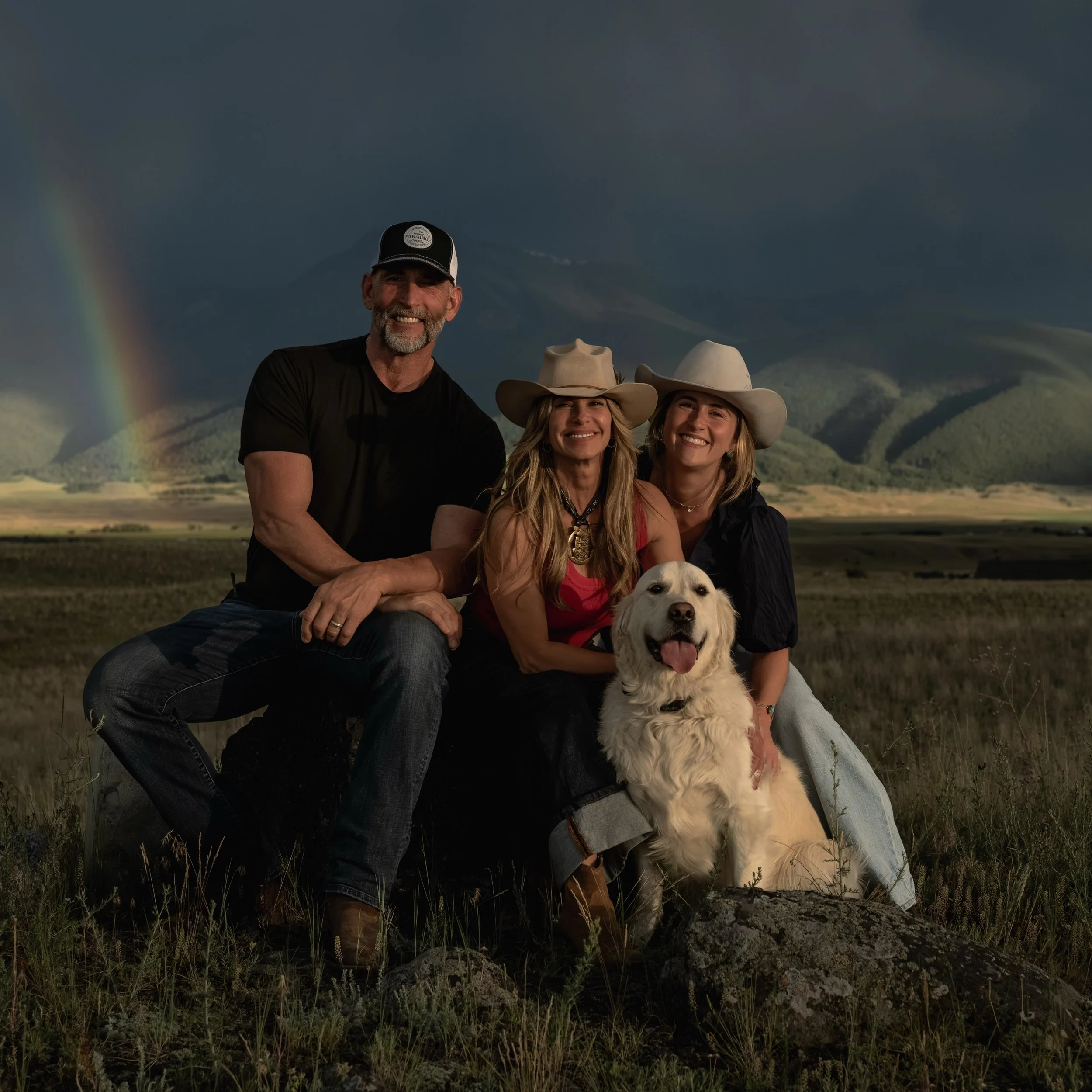 Hi, we&rsquo;re Doug, Karen &amp; Bella! 
The faces behind the scenes at Peace of Paradise dreaming, envisioning, curating, gathering, staging, planning, and bringing it all to life!
We&rsquo;ve got so much in store for you this fall and winter! Thin