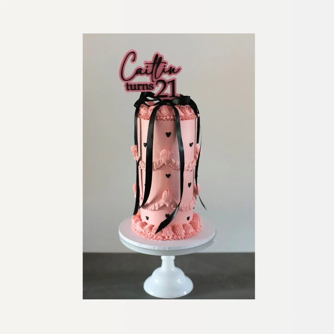 pink &amp; black double barrel cake, finished with cascading bows and vintage piping.

Cake topper by @barley.boy 

events, birthdays &amp; more &mdash; flourand.com.au
-
-
-
-
-
-
-
#cakeinspo #perthwedding #cakephotos #perthweddingideas #weddingsea