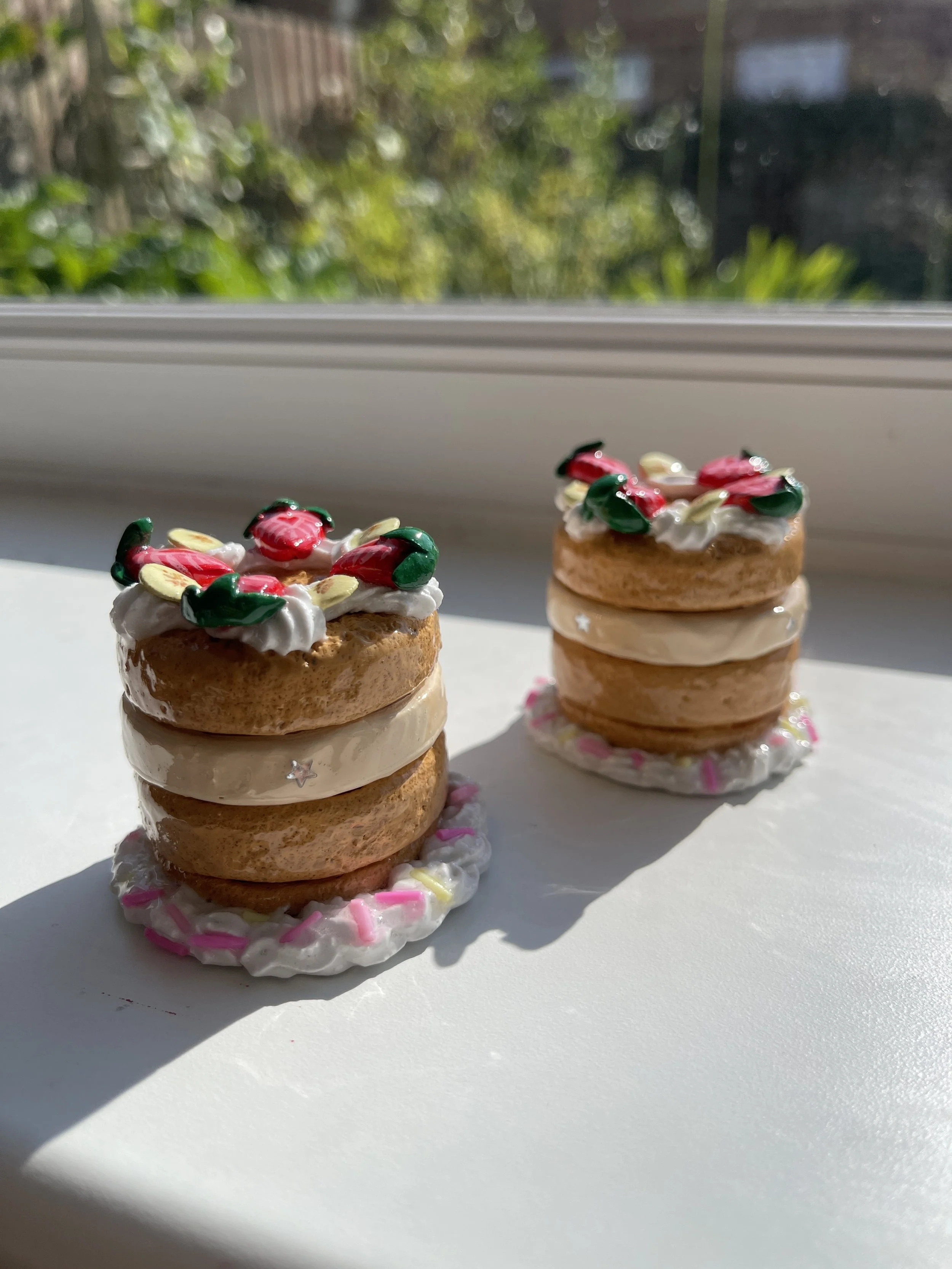 Banana & Strawberry Cake Herb Grinder