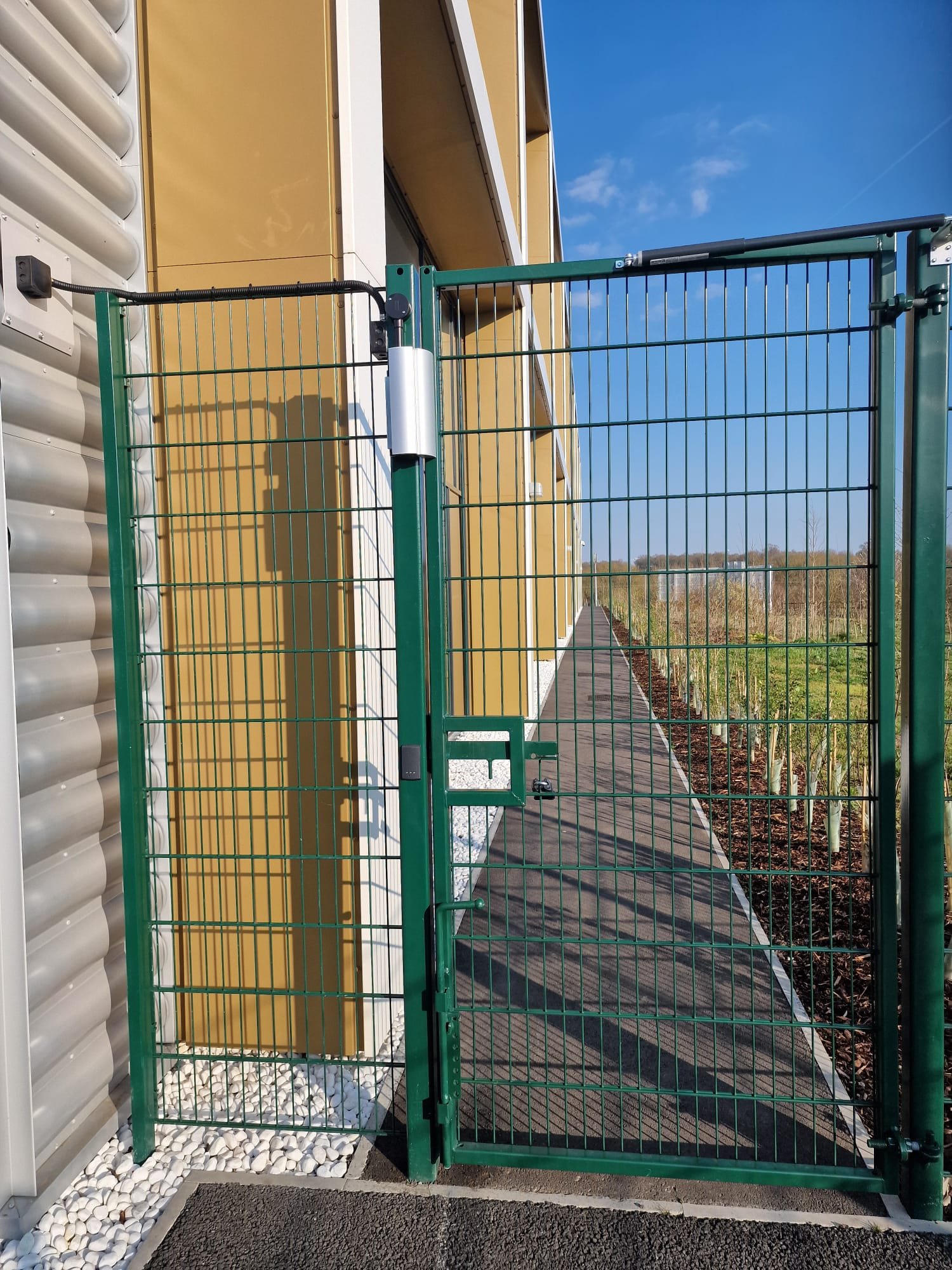 D1 Side Gate.jpg