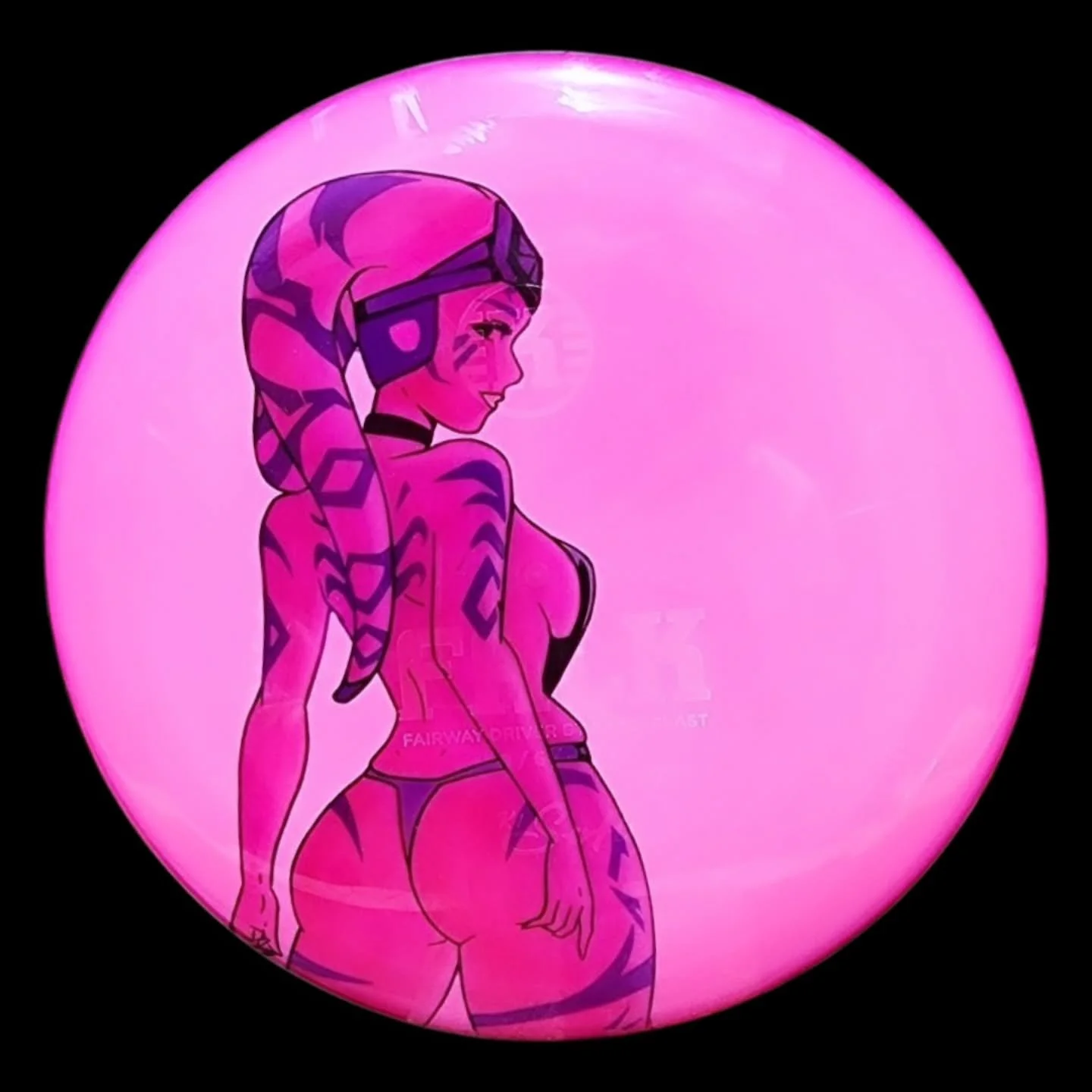 After 3 months, I finally got around to this disc. Another sexy little minx for @chocolatecheeks_dg

#kastaplast #falk #discgolfart #dyediscs #discgolf #discgolfdyes #stencildye #dyersguild #discgolfdyers #dyeddiscsflybetter #wafflestompers #illjustl