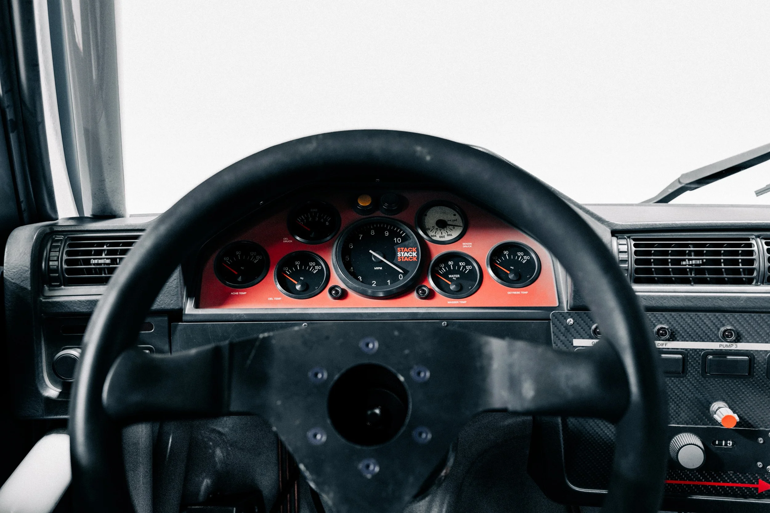 BMWM3E30_Tacho.jpg
