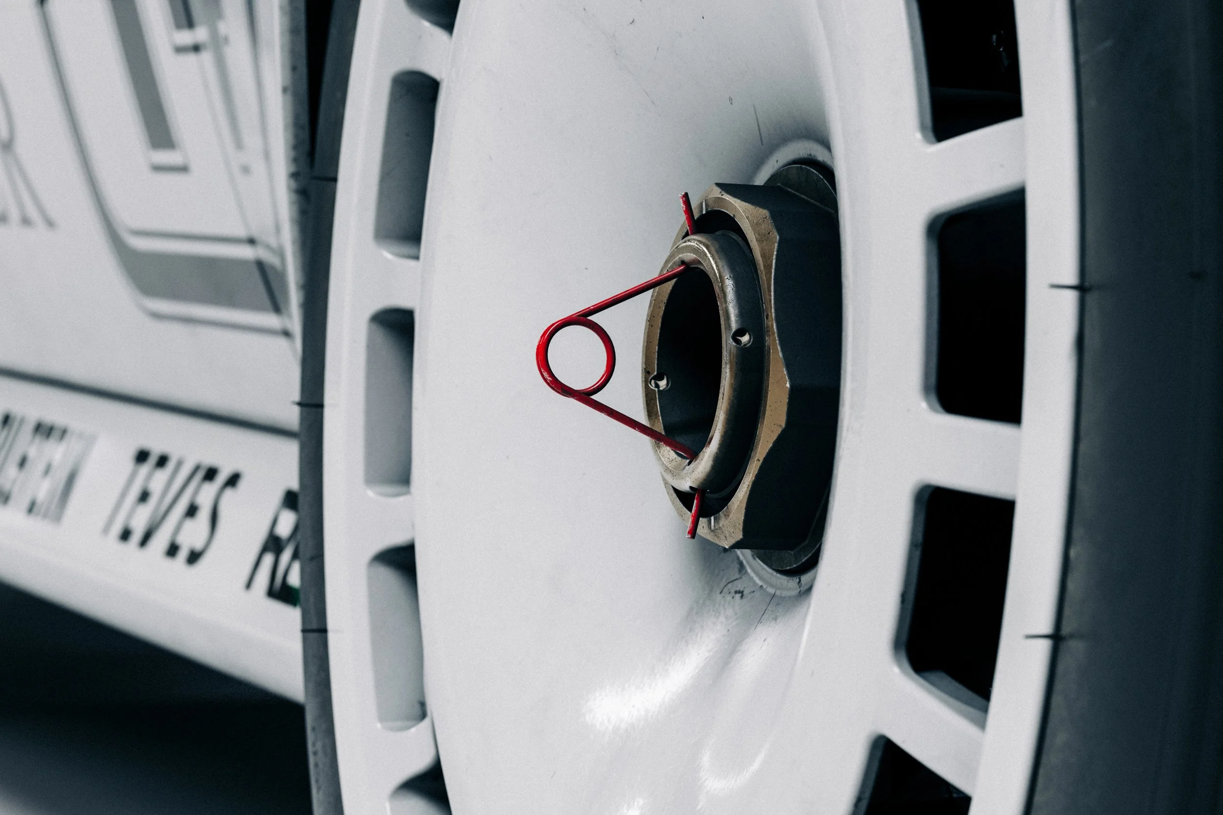 BMWM3E30_Wheelpin.jpg