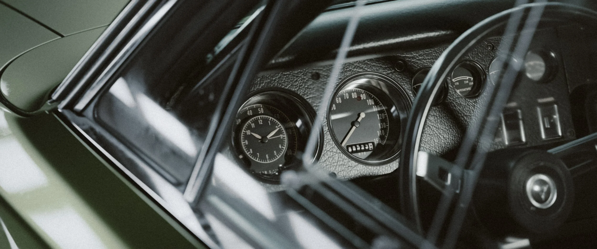 Charger_InteriorDetail_01.jpg