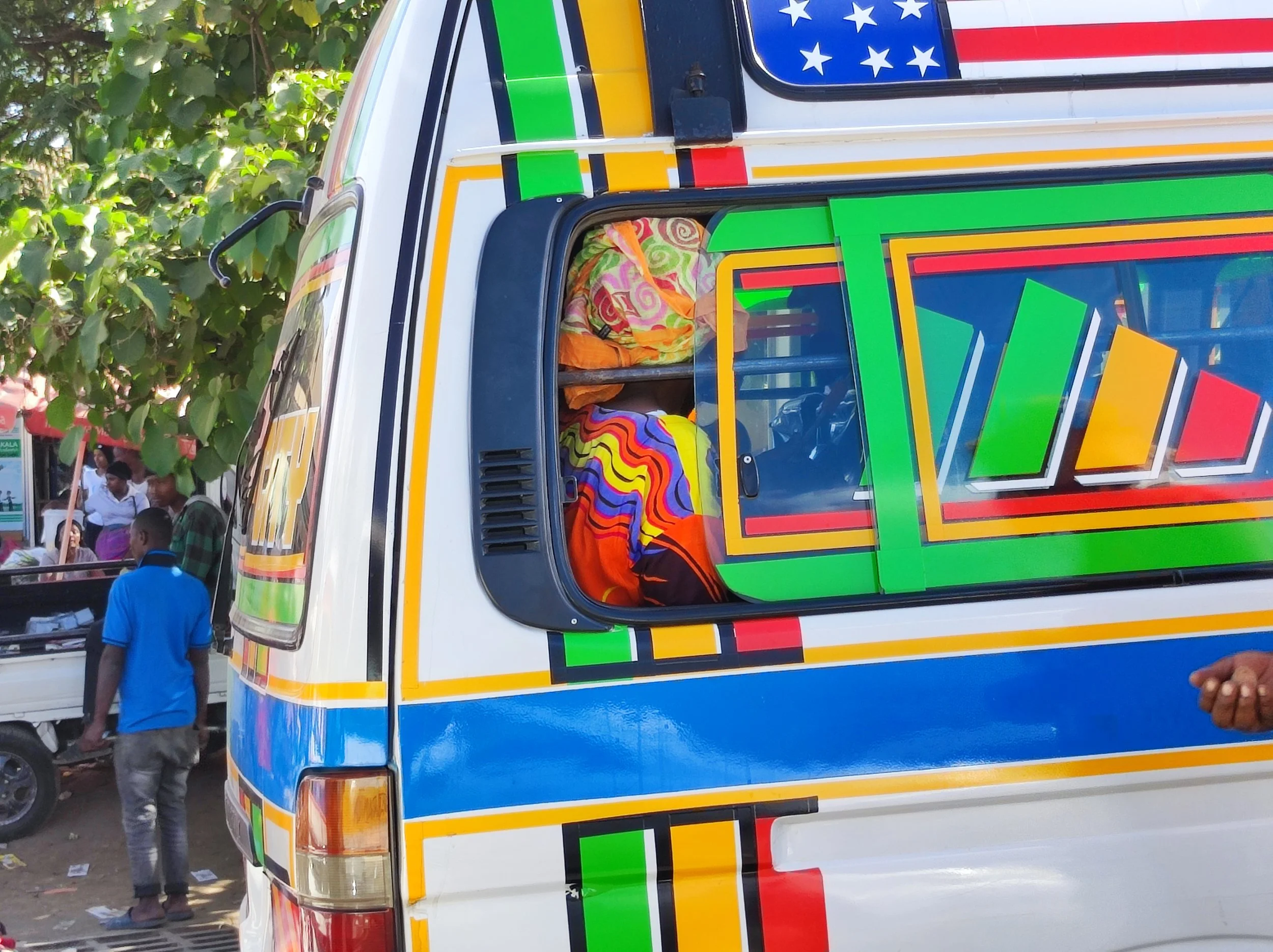 Dala Dala: Mit dem Minibus durch Arusha