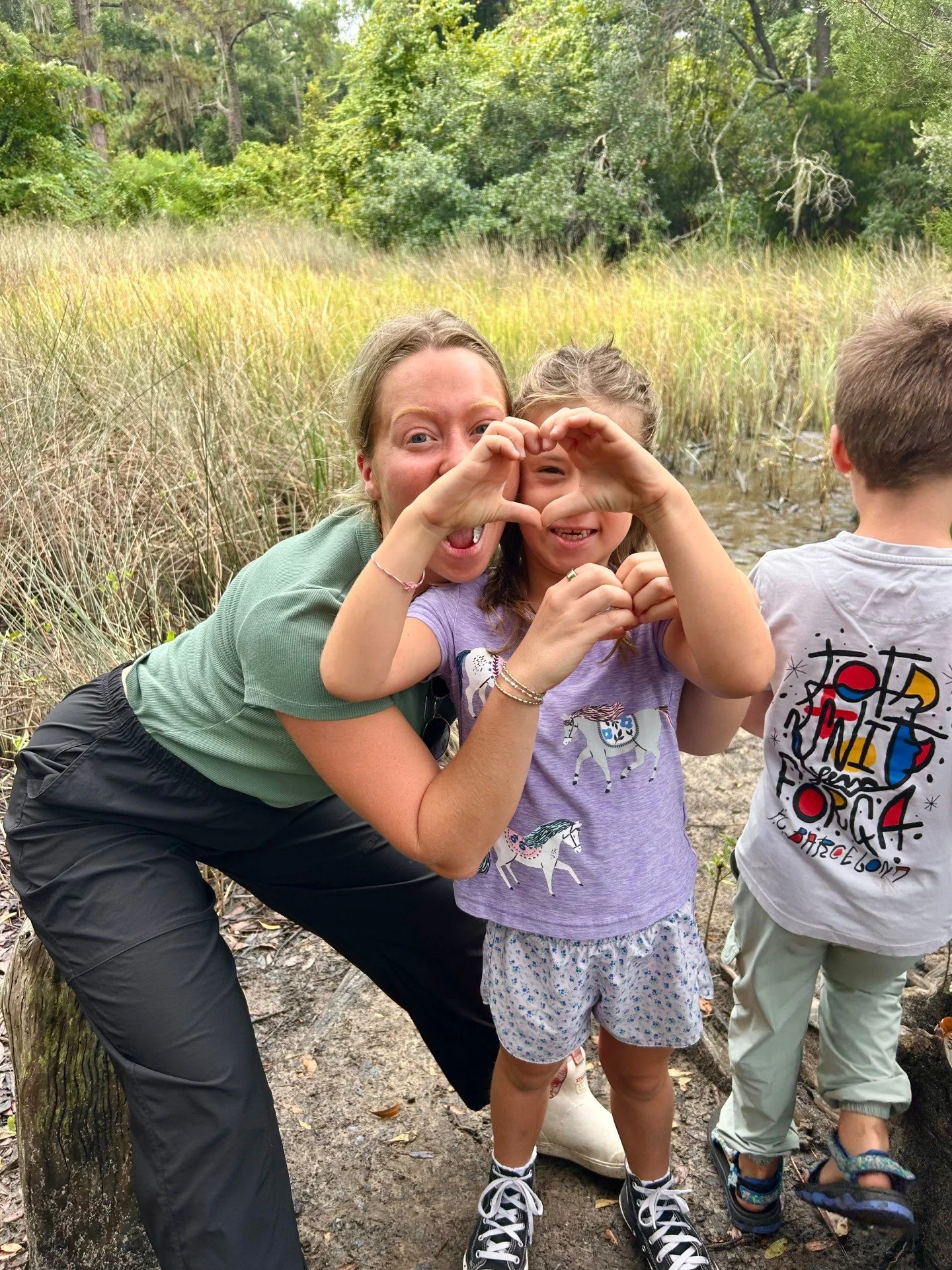 How we feel headed into this week 🫶🌿☀️

#outdoorOT #naturebasedtherapy #charlestonsc #charlestonmoms #occupationaltherapy