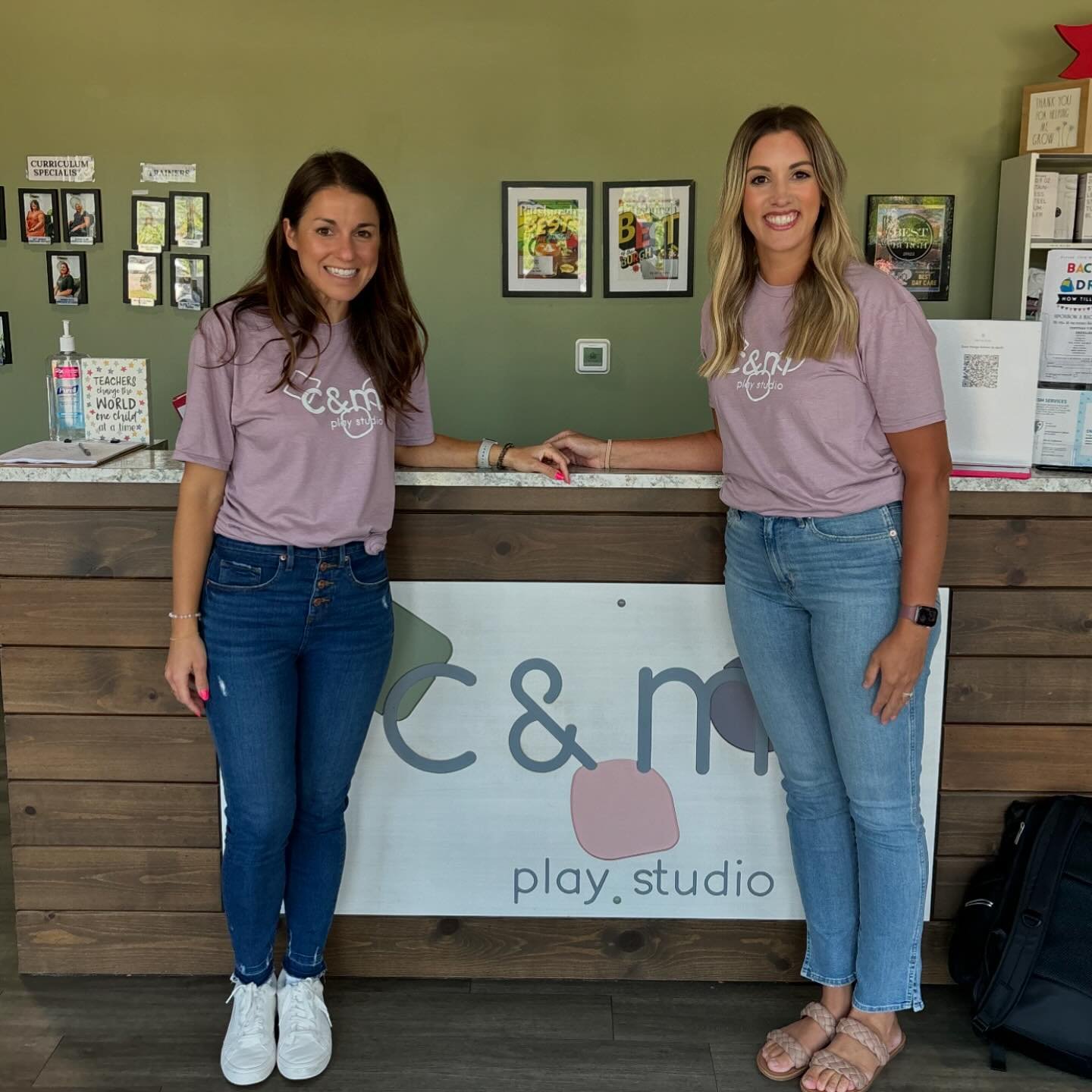Happy Friday! It was a fun morning at C&amp;M Play Studio for Ms. Brittany and Ms. Jordan from Green Tree Speech 🩷☀️