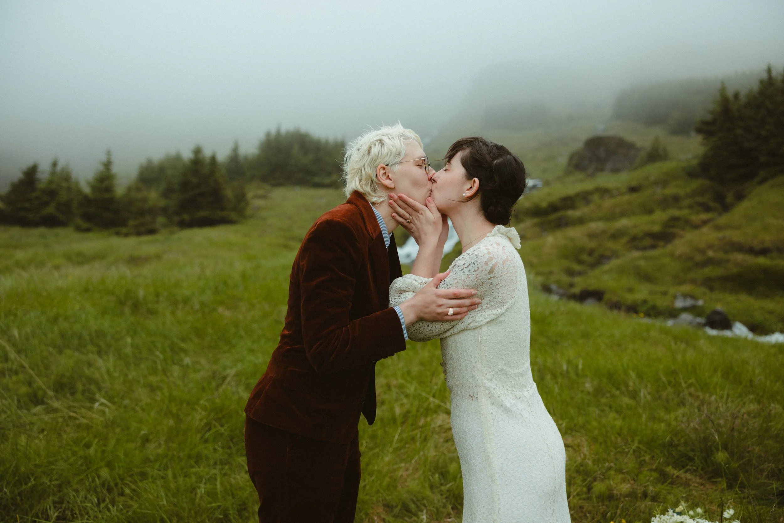 alison_emily_snæfellsnes_elopement_iceland (20 of 40).jpg