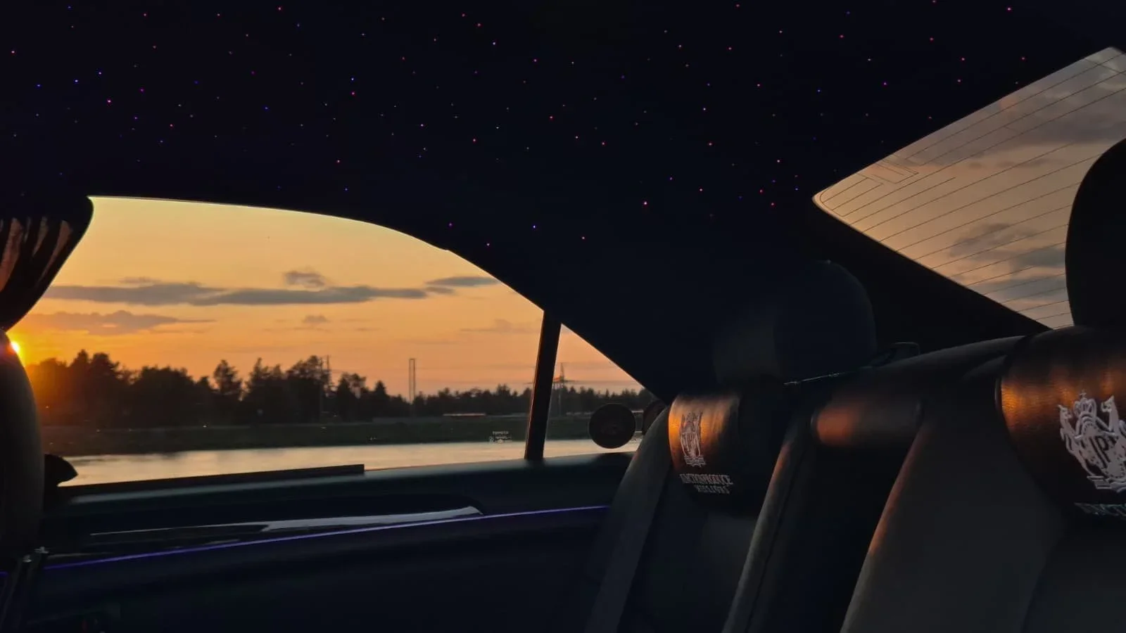 Auton lasien laadukas tummennus Jyväskylässä, hinnat sisältävät autosi noudon sekä toimituksen kotipihaasi! Varaa aika jo tänään!