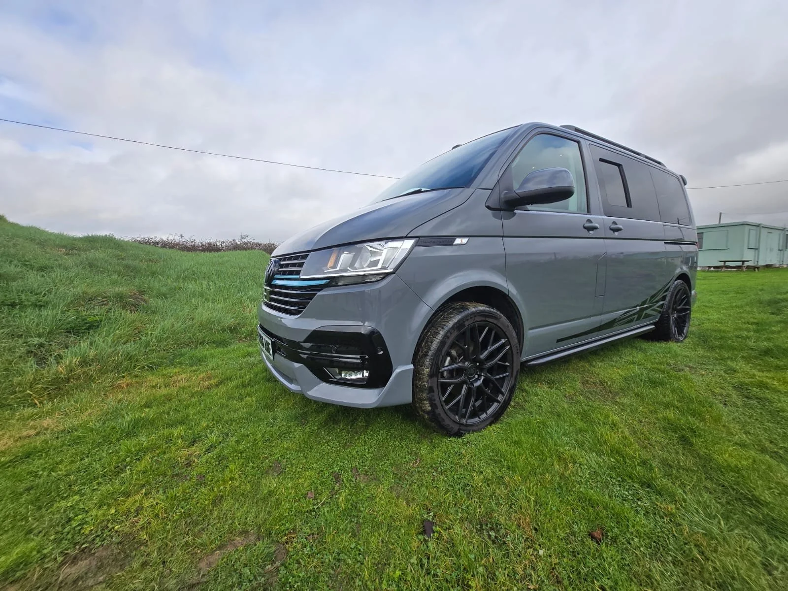 T6.1 Black Alloys & Gloss Kit.jpeg